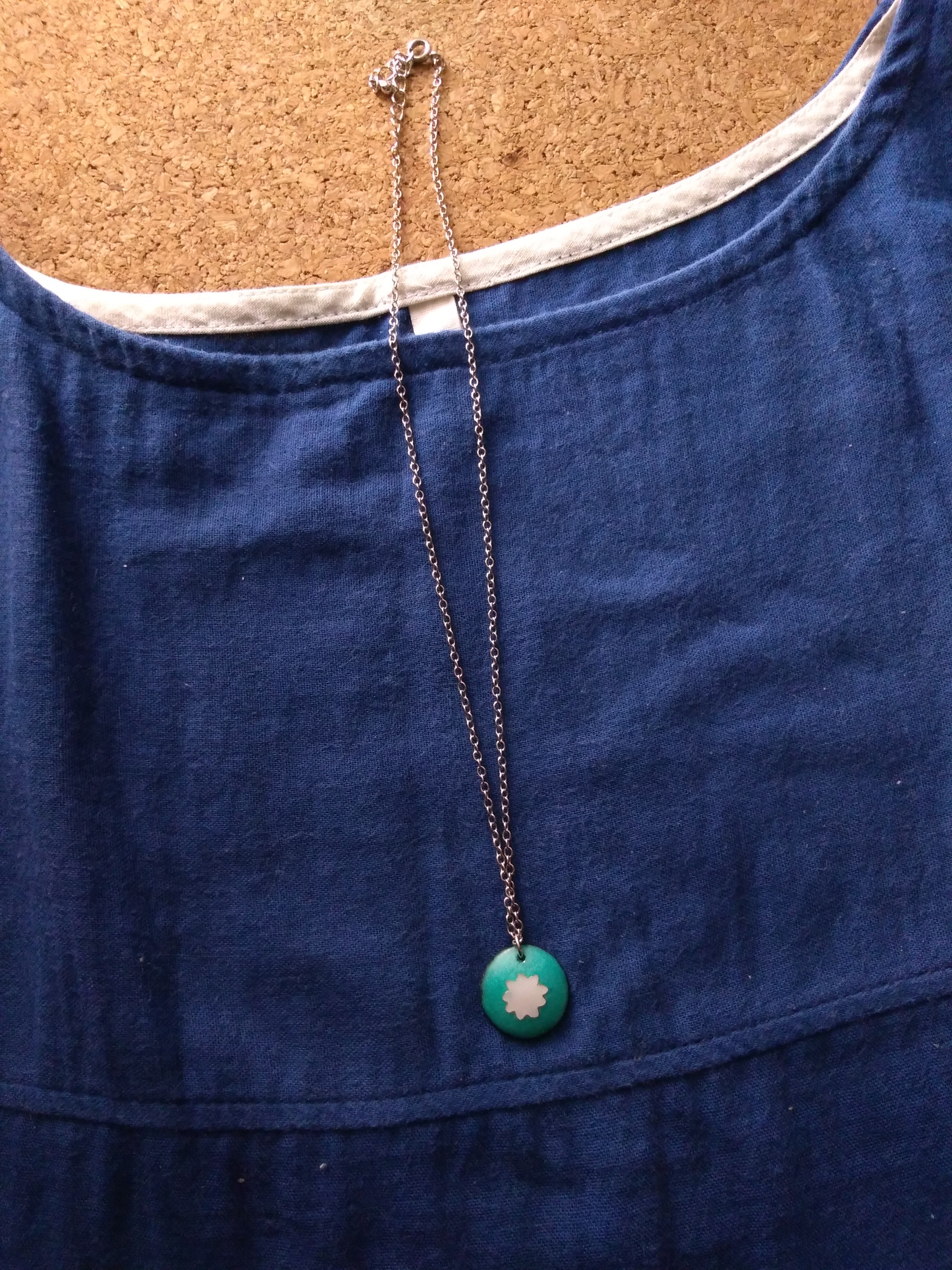 有線七宝 白のふわふわまるネックレス Iichi ハンドメイド クラフト作品 手仕事品の通販
