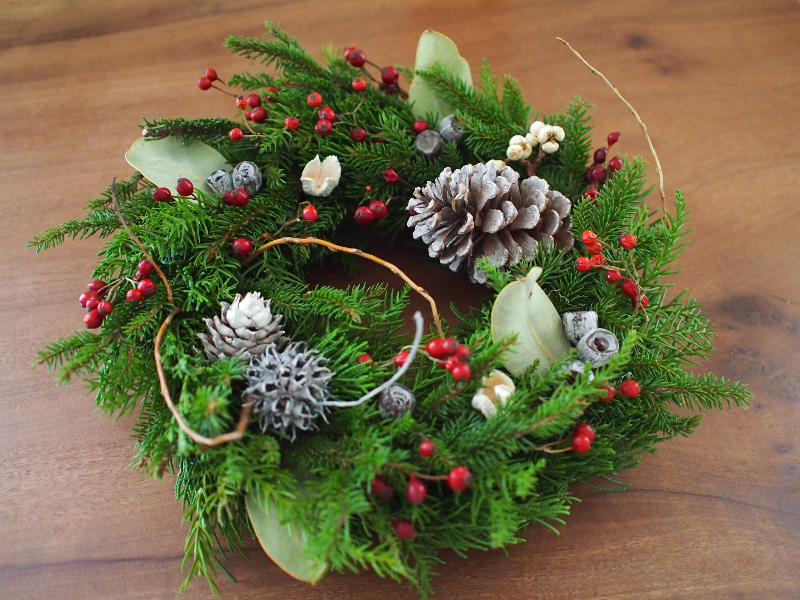 ノイバラ舞うフレッシュクリスマスリース Iichi ハンドメイド クラフト作品 手仕事品の通販