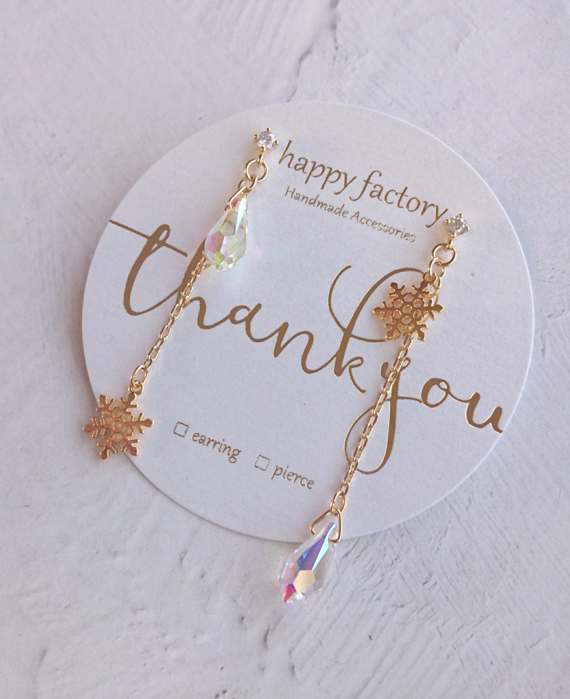 スノーフレークアシンメトリーピアス | iichi ハンドメイド・クラフト 