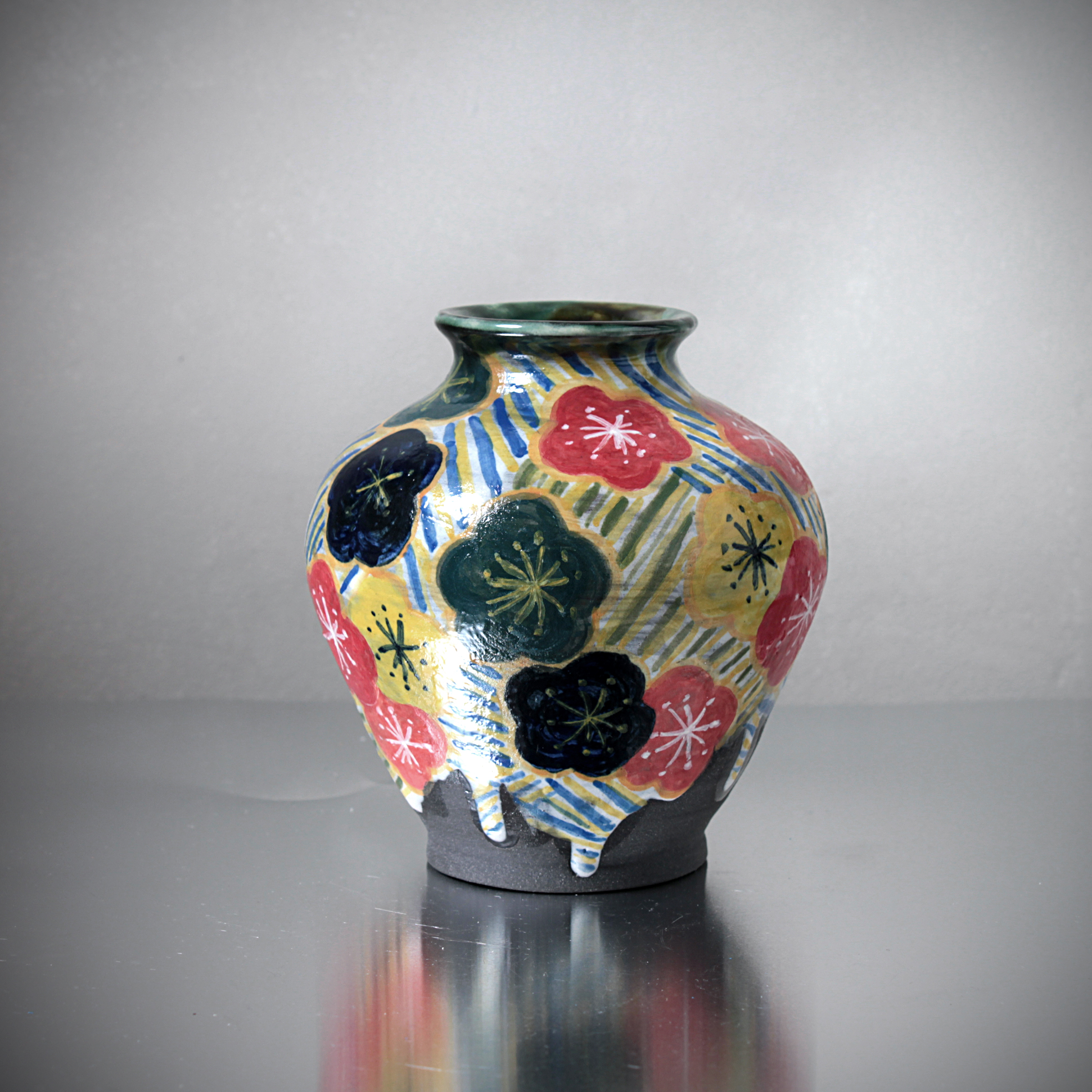 梅と斜線模様の壺 花器 Iichi ハンドメイド クラフト作品 手仕事品の通販