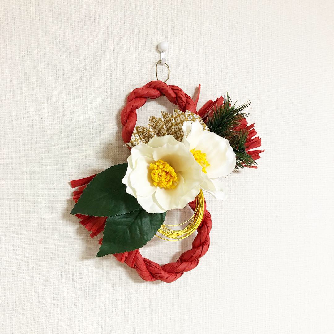 白椿の花しめ縄 八の字型 お正月飾りお正月リース Iichi ハンドメイド クラフト作品 手仕事品の通販