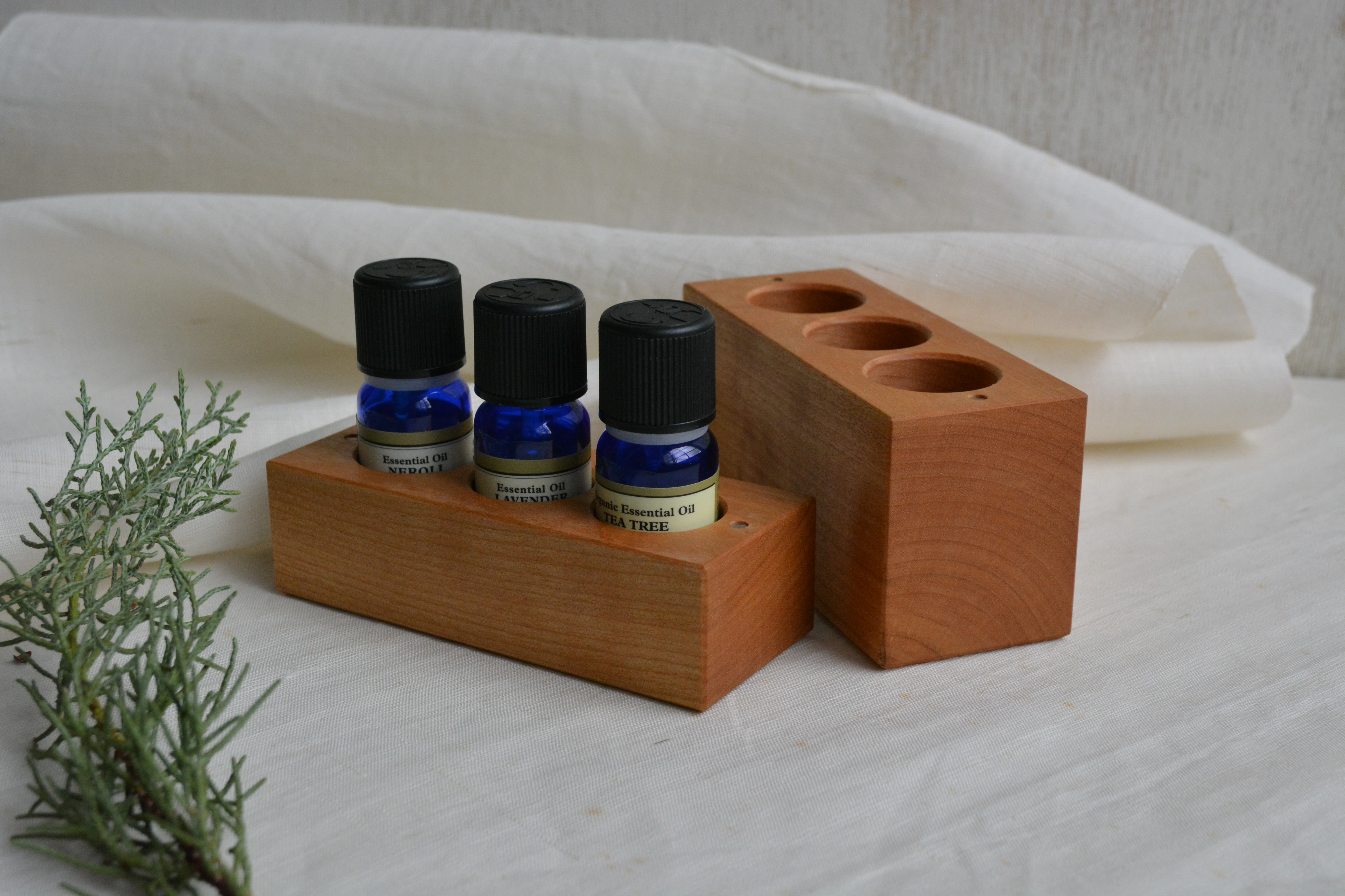 再出品 サクラのアロマオイルボトルケース３本用 Iichi ハンドメイド クラフト作品 手仕事品の通販