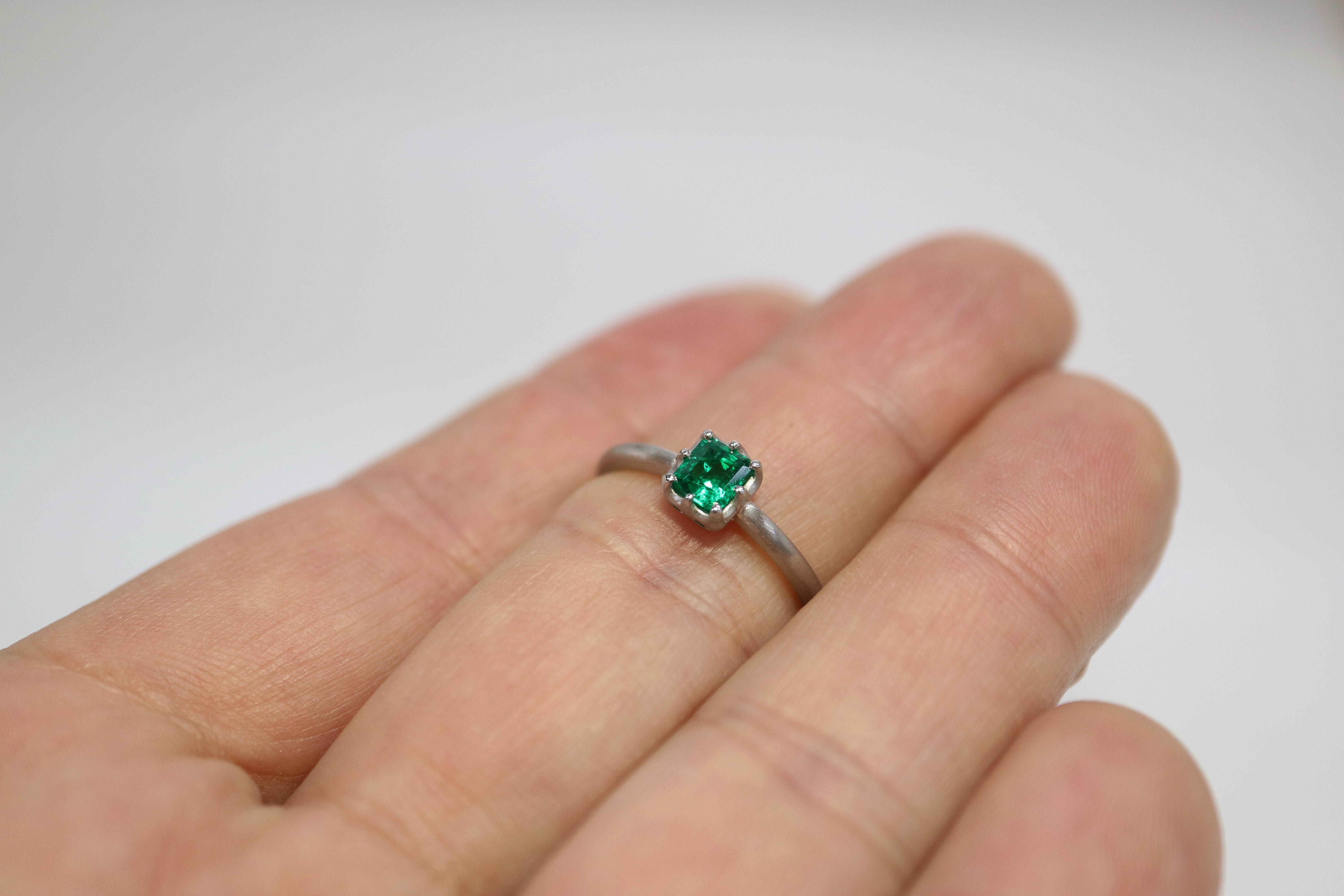 エメラルド指輪 | iichi ハンドメイド・クラフト作品・手仕事品の通販