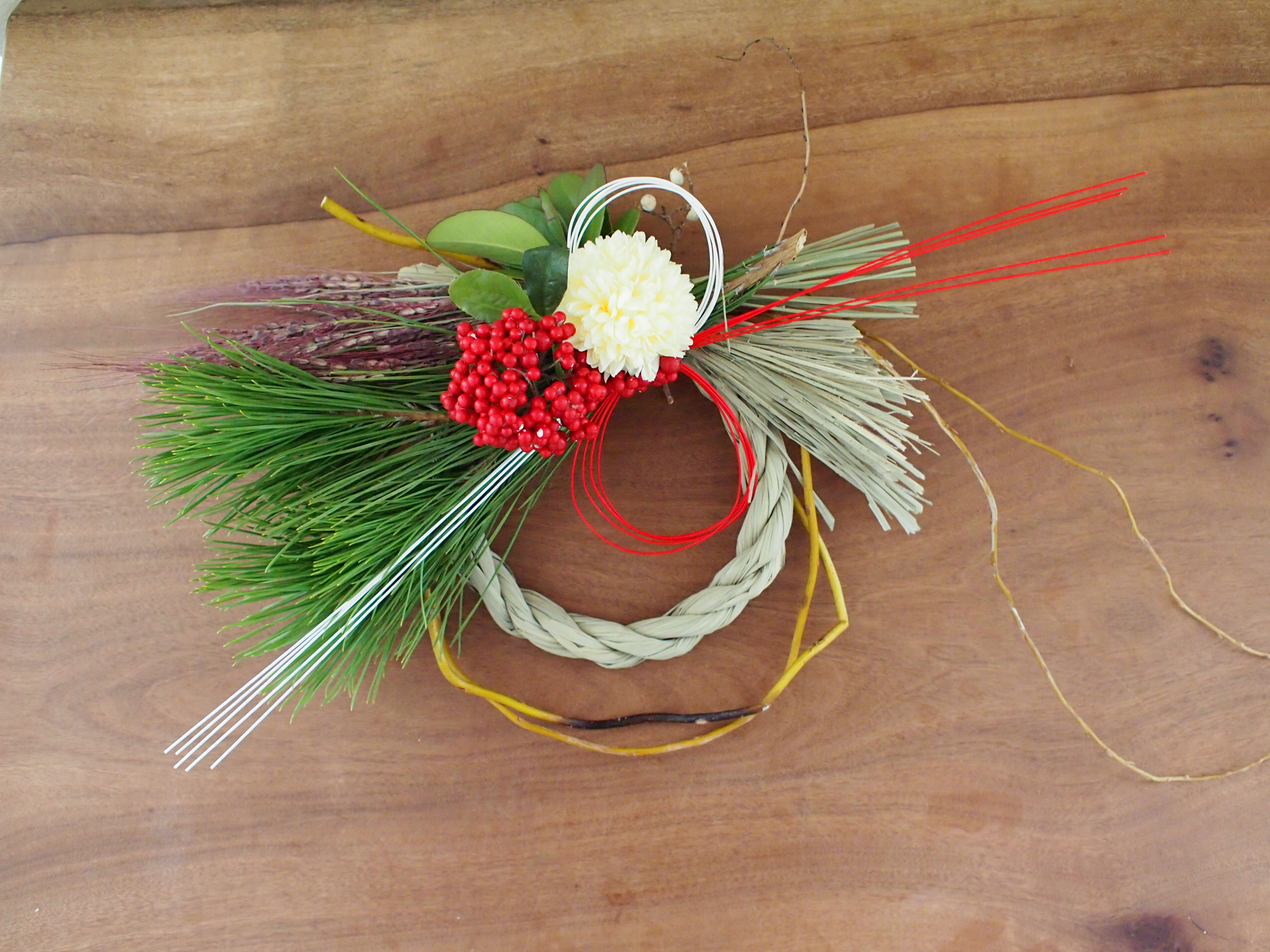 マムとピラカンサのしめ縄リース 正月飾り Iichi ハンドメイド クラフト作品 手仕事品の通販 マムとピラカンサのしめ縄リース 正月飾り Iichi ハンドメイド クラフト作品 手仕事品の通販