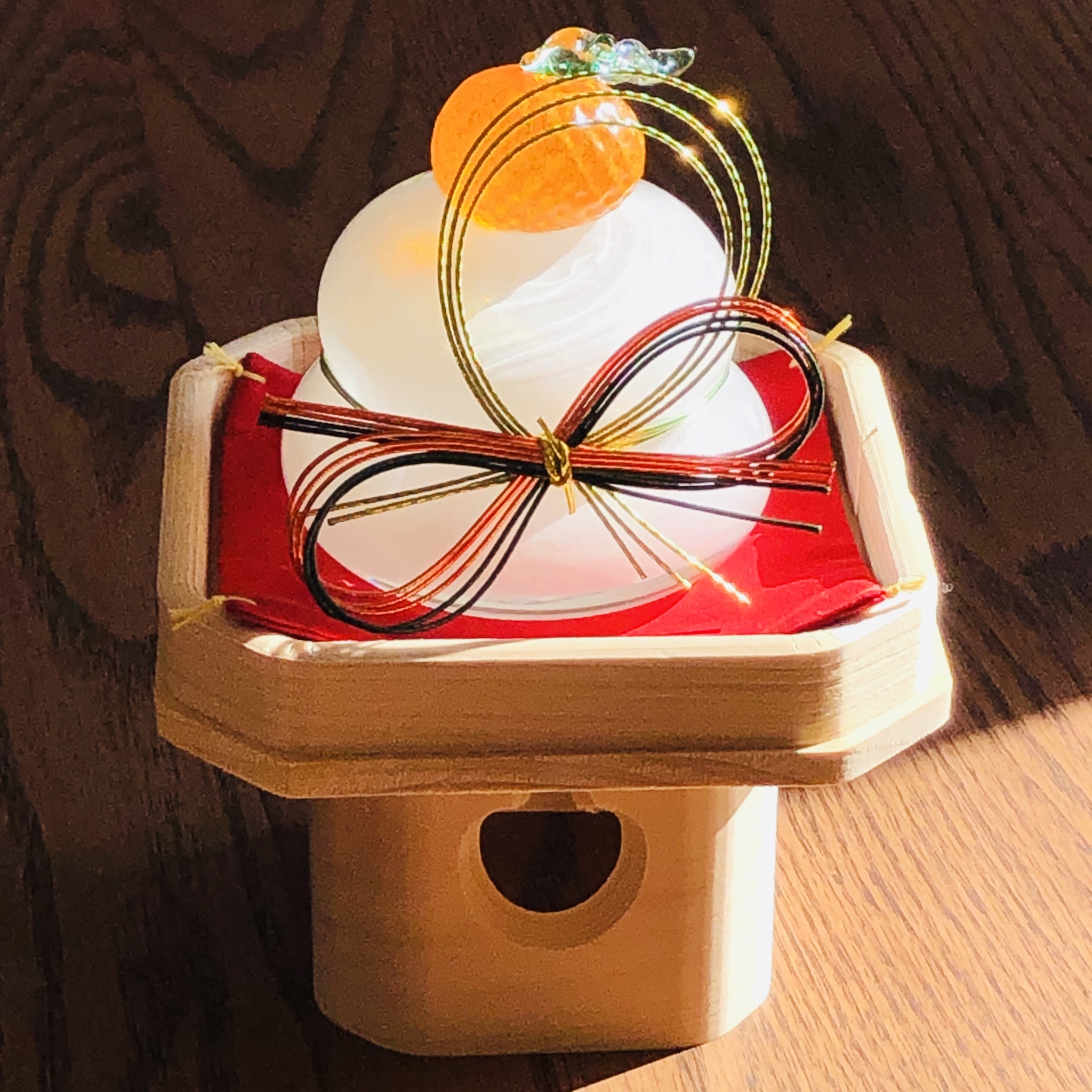 つるりんガラスの鏡餅とキラキラ橙 三宝台付き Iichi ハンドメイド クラフト作品 手仕事品の通販