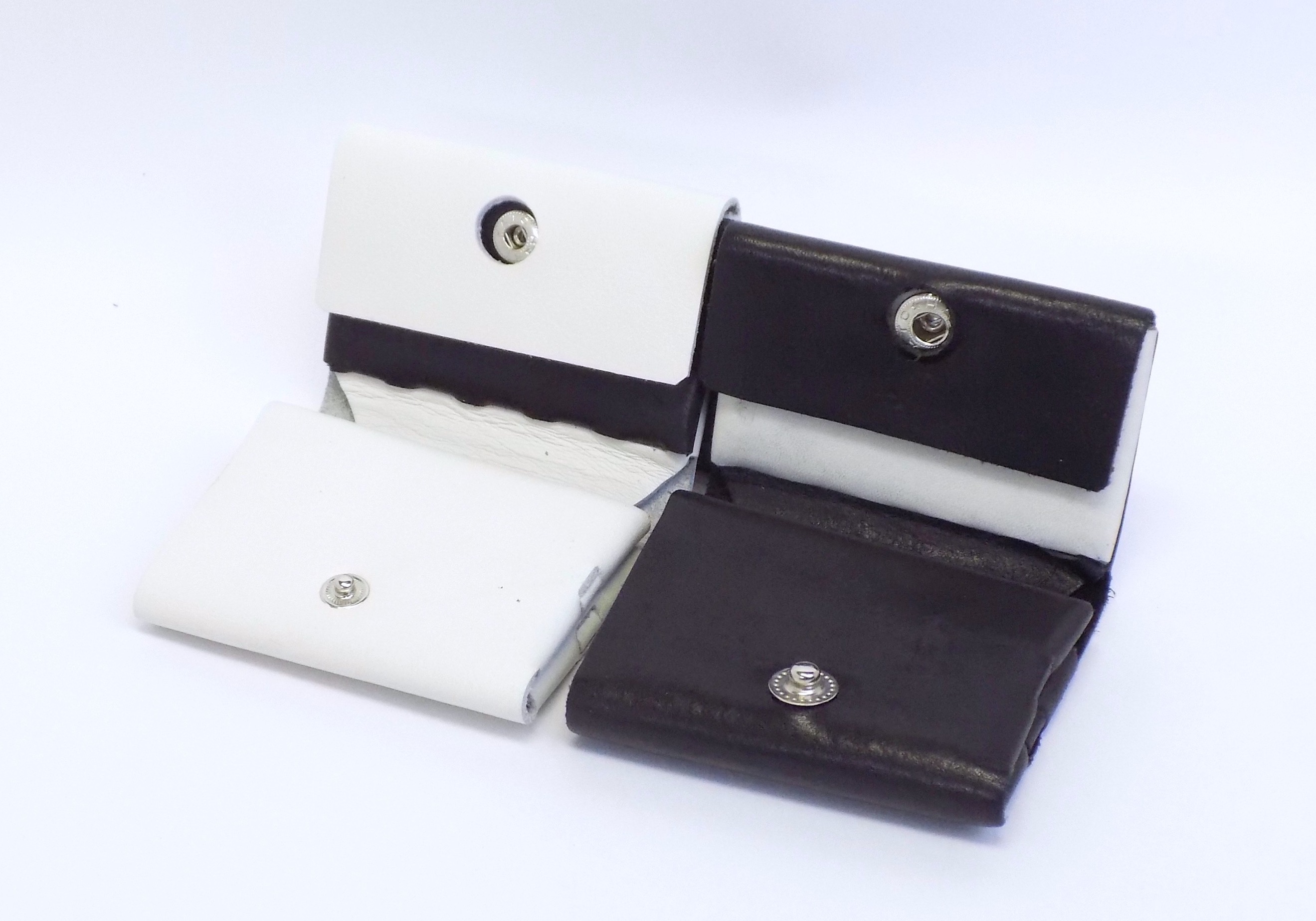 コンパクト三つ折り財布 革製 白 黒 Iichi ハンドメイド クラフト作品 手仕事品の通販