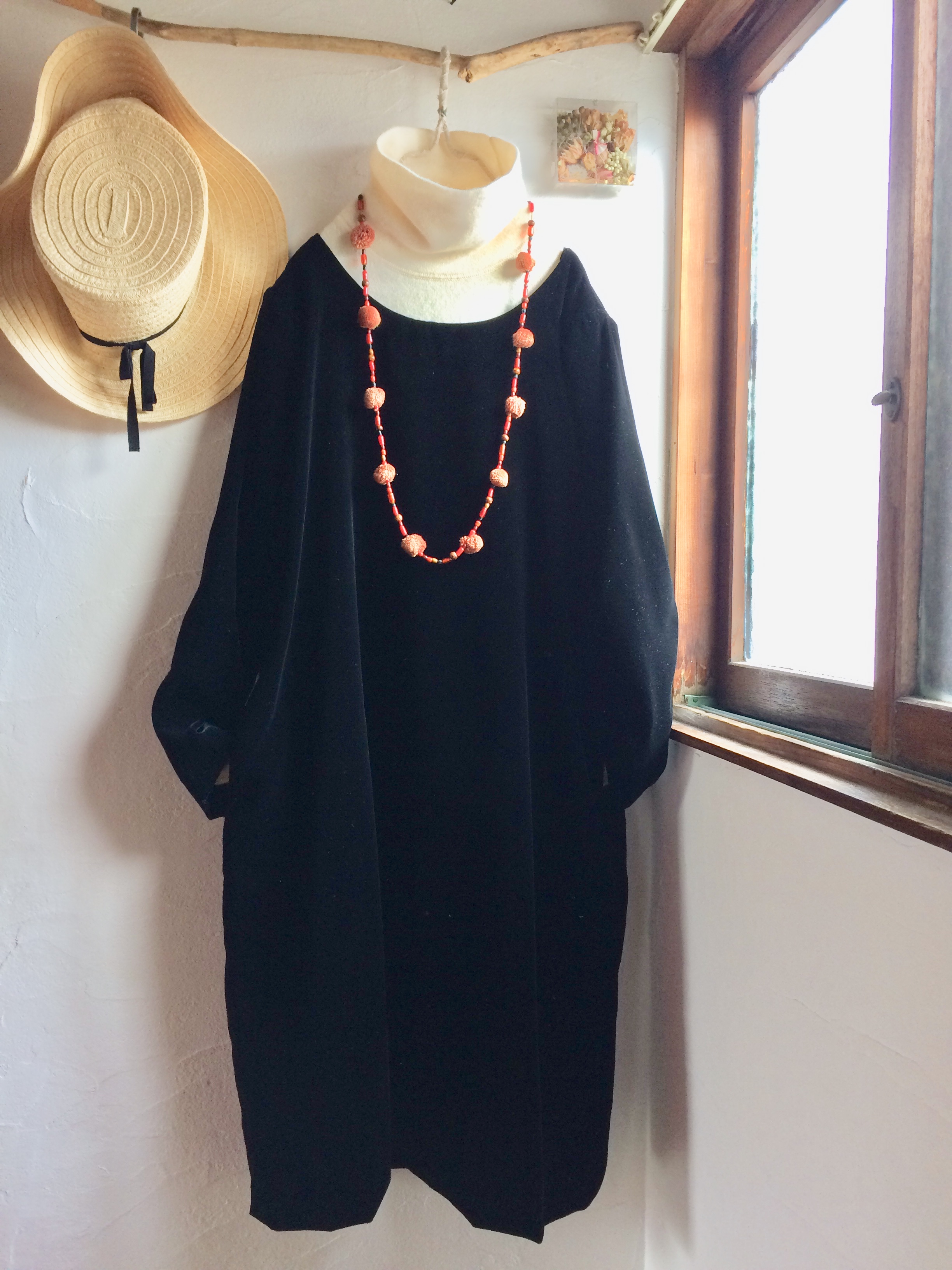ベルベット シンプルaラインワンピース ブラック Iichi ハンドメイド クラフト作品 手仕事品の通販 ベルベット シンプルaラインワンピース ブラック Iichi ハンドメイド クラフト作品 手仕事品の通販