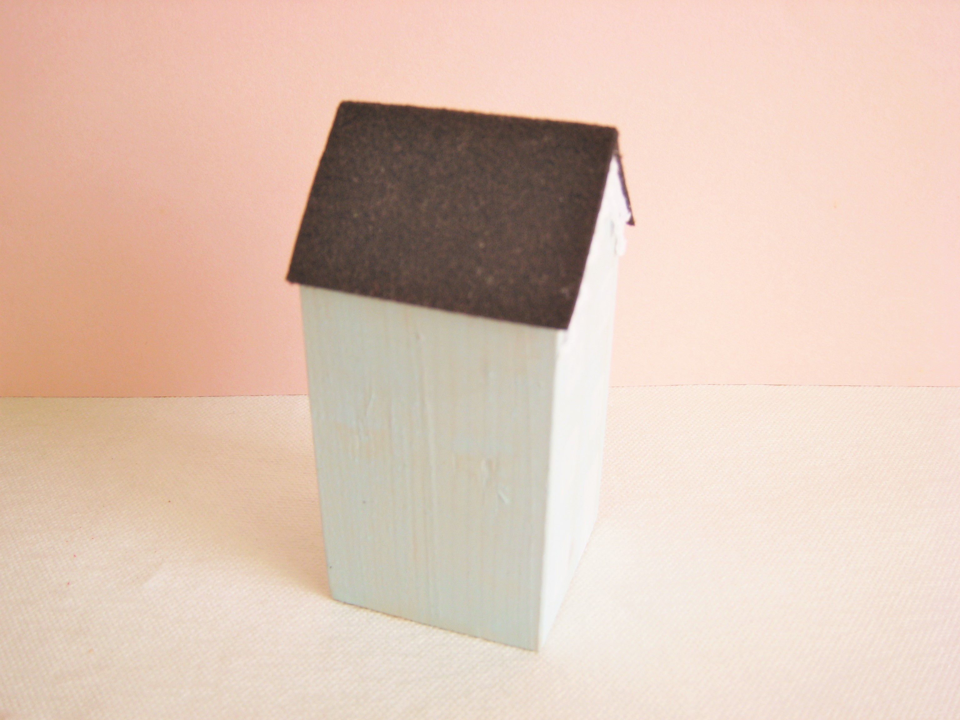 可愛いパステルカラーの小さいお家の置物 ブルー 茶色屋根 Iichi ハンドメイド クラフト作品 手仕事品の通販