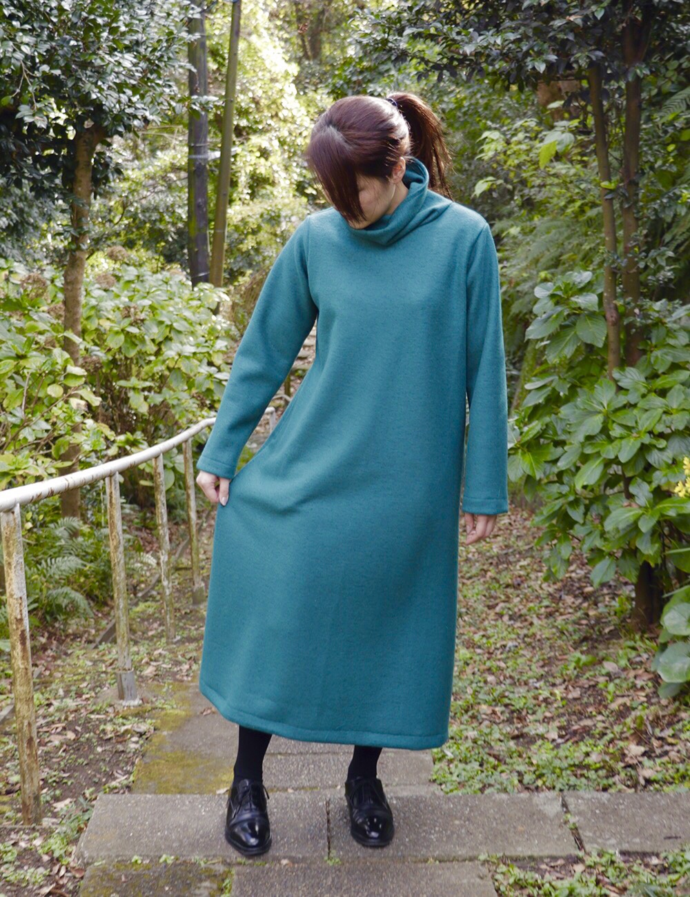 タートルネックのロングワンピース グリーン Iichi ハンドメイド クラフト作品 手仕事品の通販