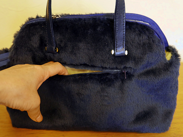 ネイビー色の冬バッグ Iichi ハンドメイド クラフト作品 手仕事品の通販