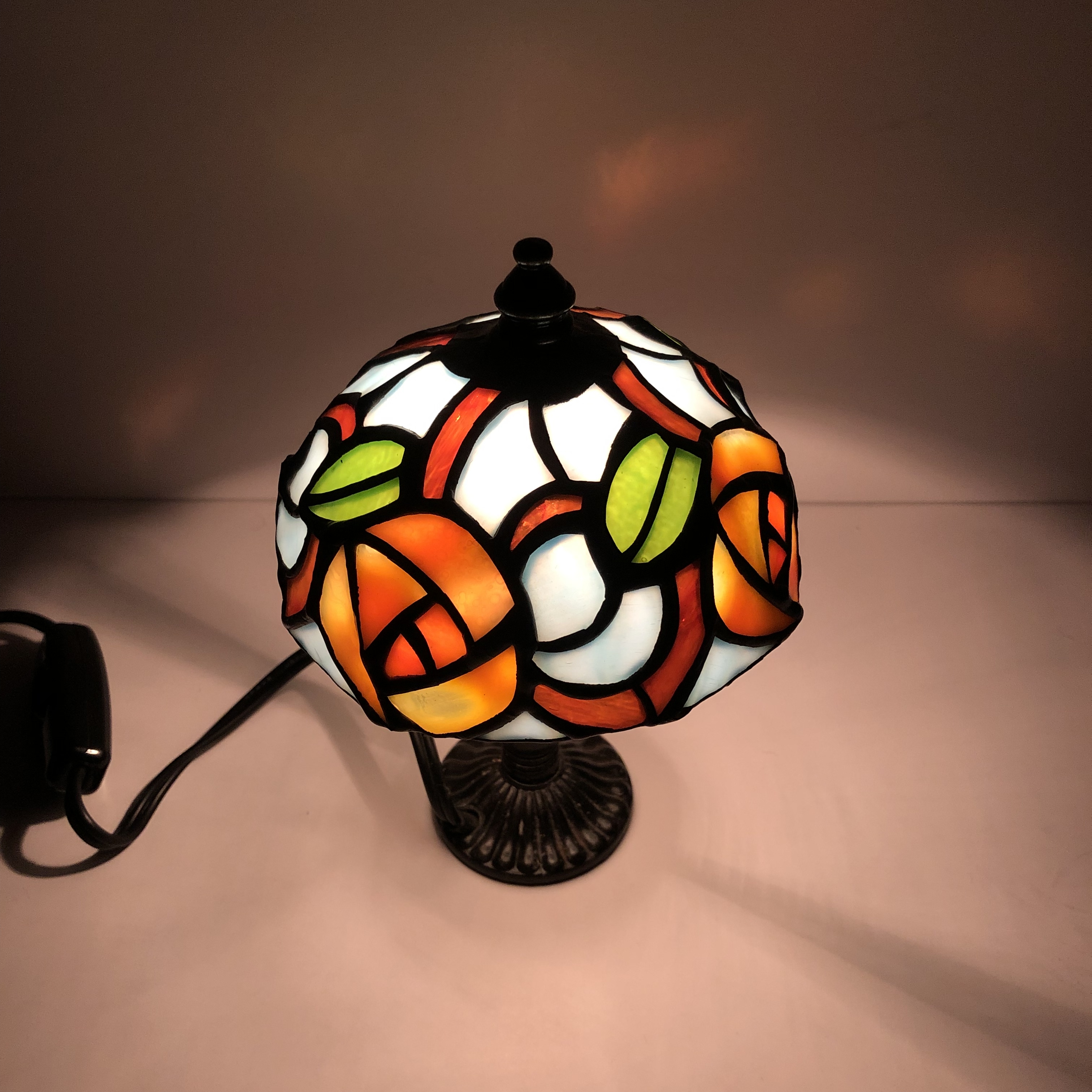 ステンドグラス 花柄 照明 ランプ Iichi ハンドメイド クラフト作品 手仕事品の通販