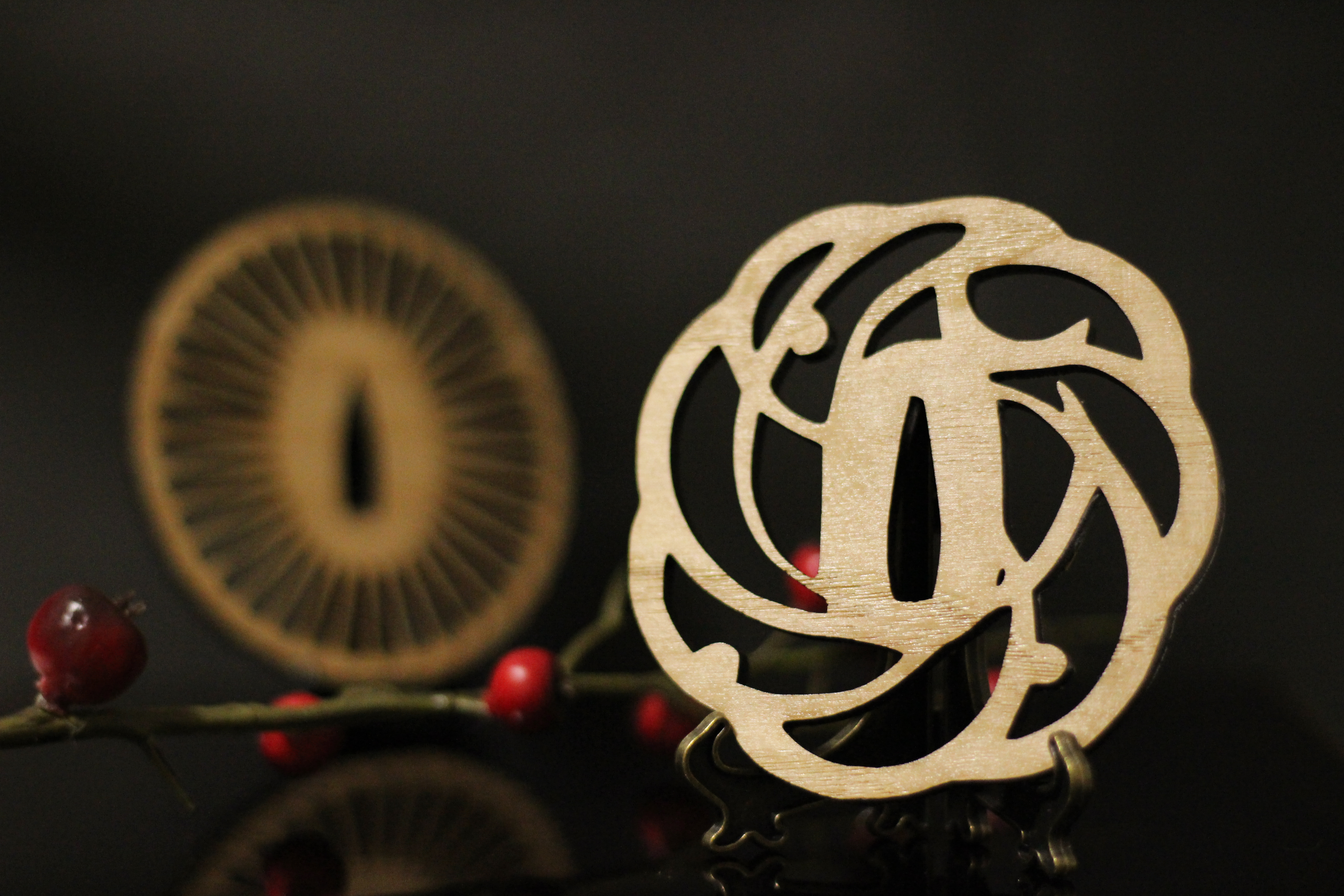 三日月武蔵鍔 和 天然木コースター Iichi ハンドメイド クラフト作品 手仕事品の通販