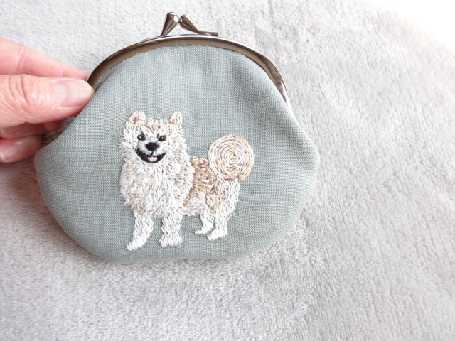 がまぐちポーチ秋田犬 Iichi ハンドメイド クラフト作品 手仕事品の通販