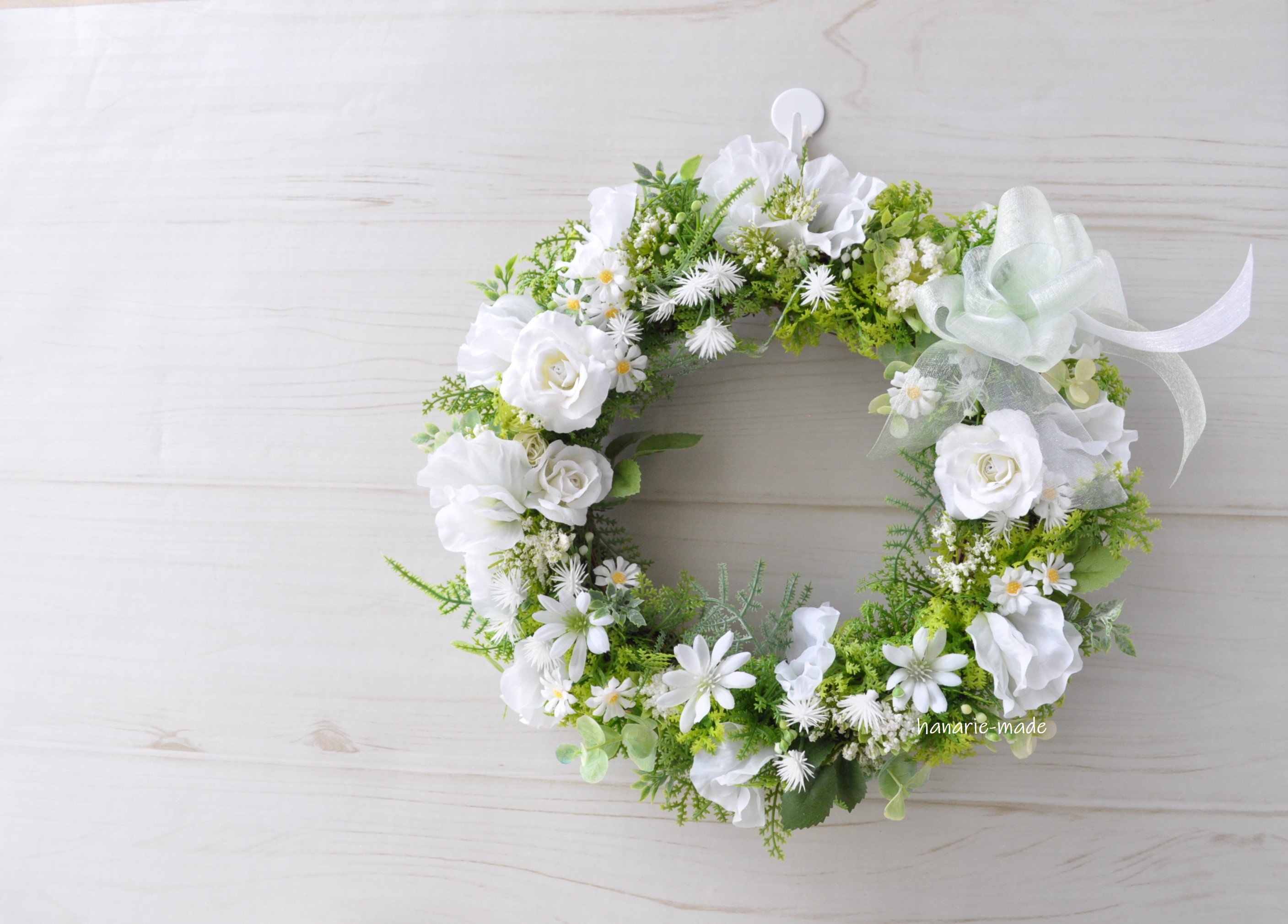 ピュア ホワイト 白い花のリース バラ Iichi ハンドメイド クラフト作品 手仕事品の通販