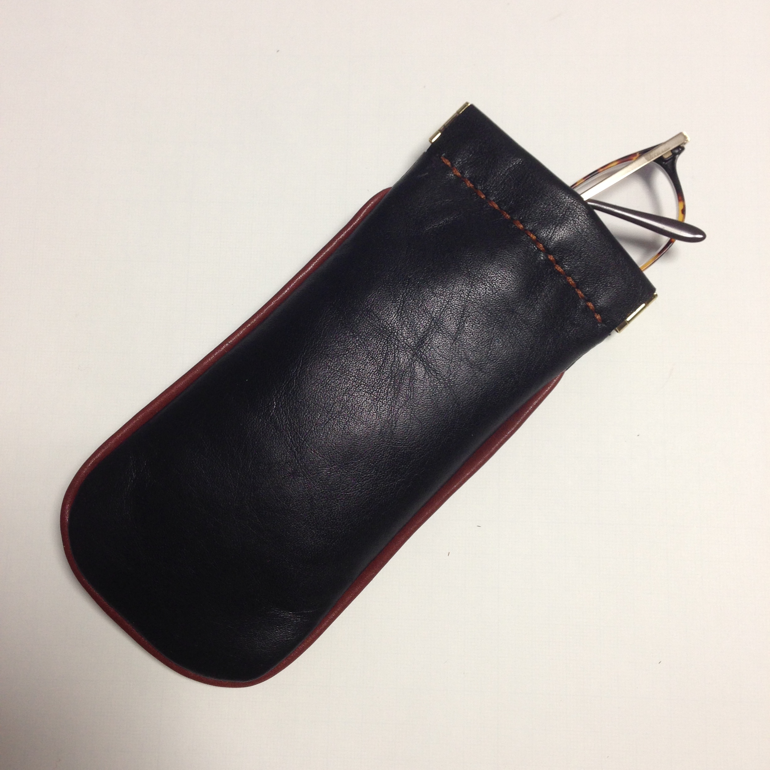 バネ口金のメガネケース(ペンケース)黒 | iichi ハンドメイド・クラフト作品・手仕事品の通販
