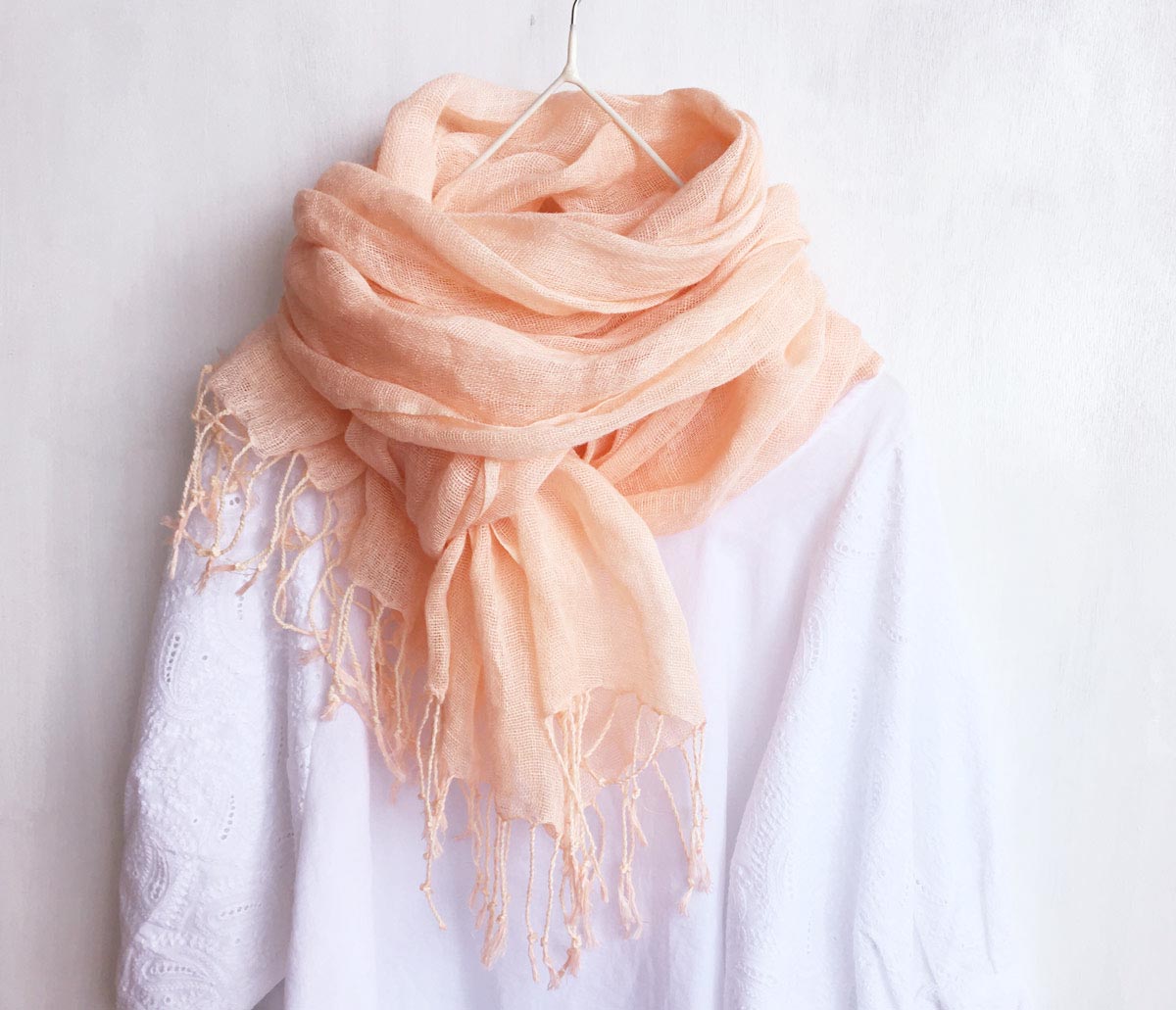 草木染め 軽やかリネン 大判ストール インド茜 淡いピンク Iichi ハンドメイド クラフト作品 手仕事品の通販