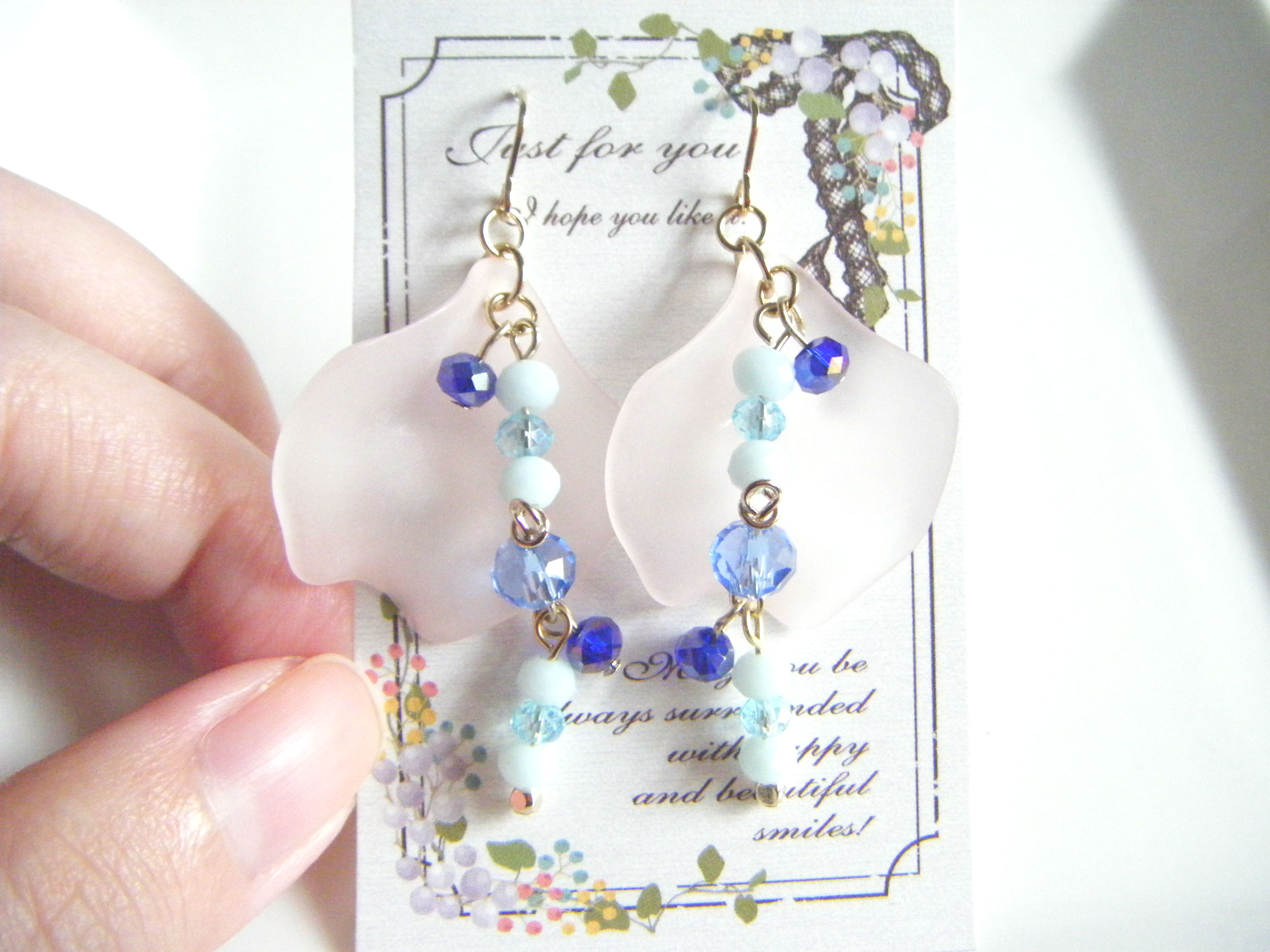 おおぶり花びらビーズのお洒落ピアス ピンクブルー Iichi ハンドメイド クラフト作品 手仕事品の通販