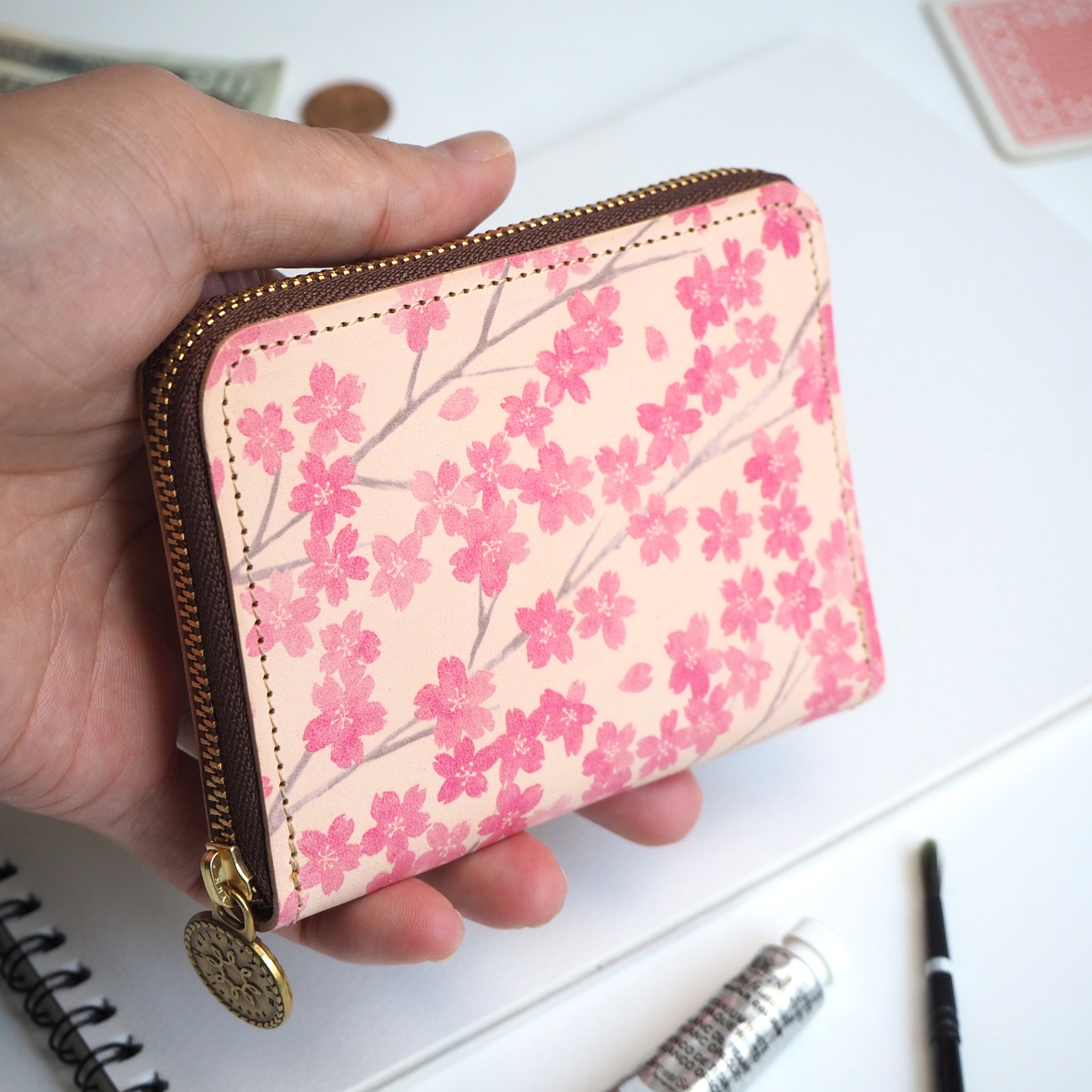 ラウンドファスナー コンパクト財布 サクラ 牛革 花柄 小さい Ill 1145 Iichi ハンドメイド クラフト作品 手仕事品の通販