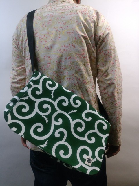 和柄メッセンジャーバッグ 大唐草模様 緑 Iichi ハンドメイド クラフト作品 手仕事品の通販