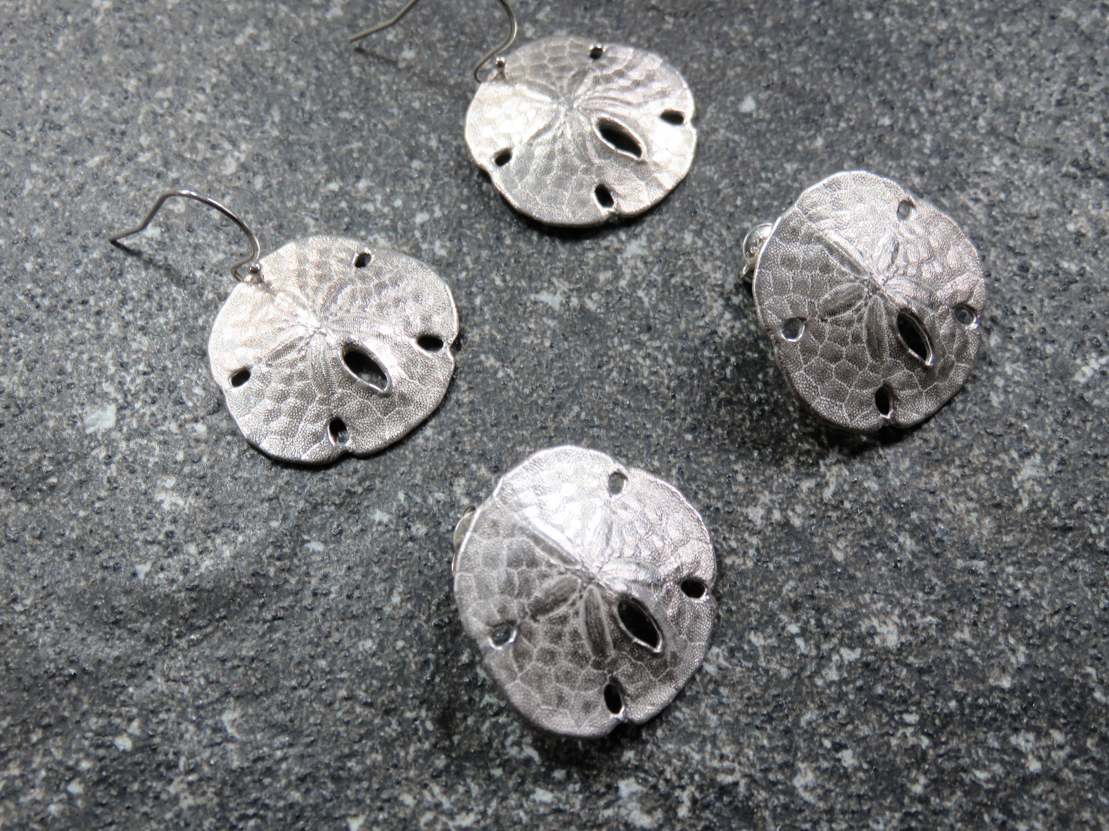 Keyhole Sand Dollar Pirce 海からの贈り物 スカシカシパンのピアス Iichi ハンドメイド クラフト作品 手仕事品の通販