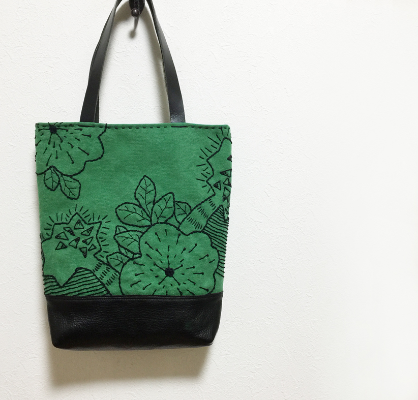 黒い糸の刺繍模様かばん 緑色 Iichi ハンドメイド クラフト作品 手仕事品の通販