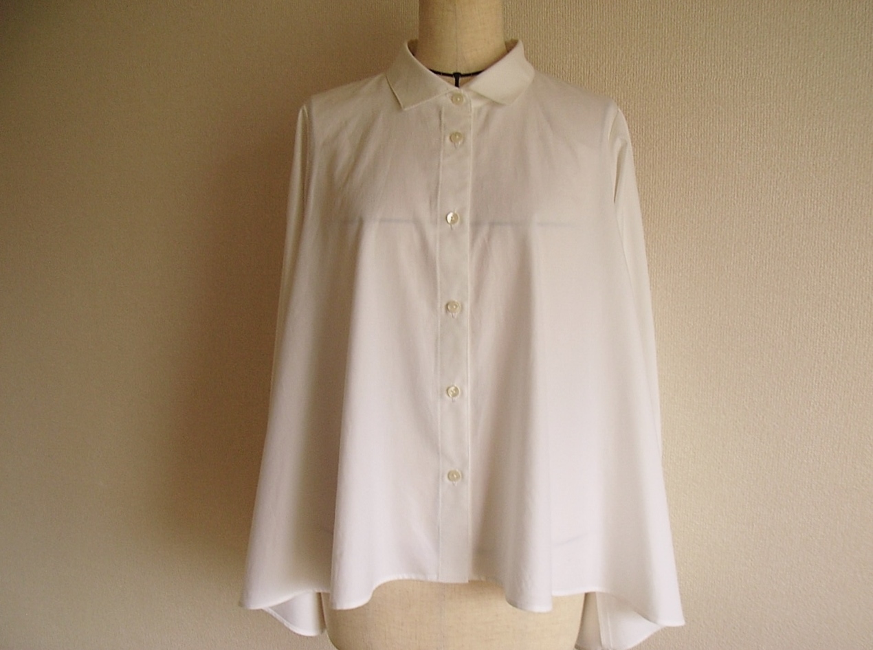 台衿付きシャツカラーフレアブラウス 白綿 Iichi ハンドメイド クラフト作品 手仕事品の通販
