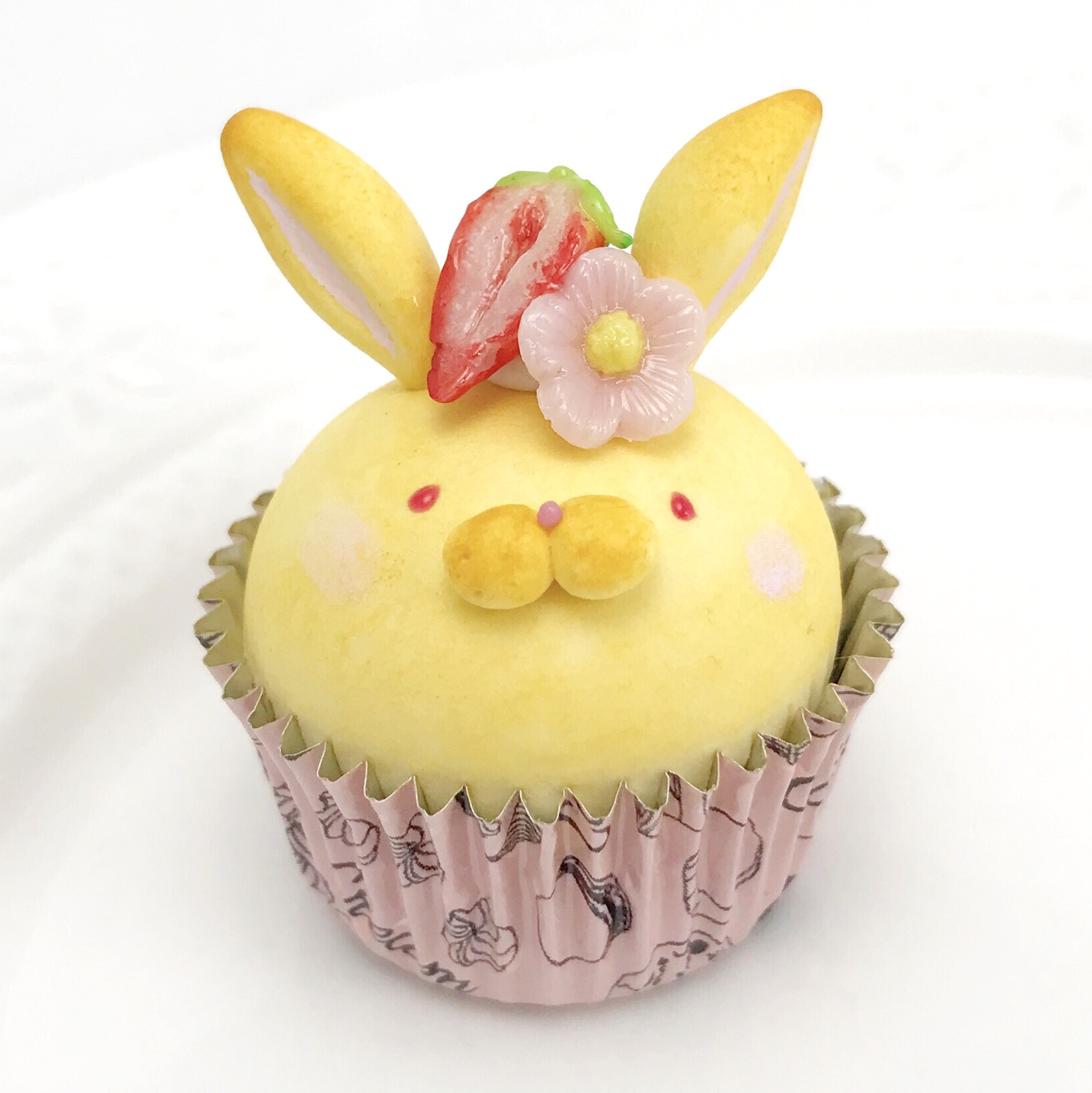 気まぐなウサギのカップケーキマグネット Iichi ハンドメイド クラフト作品 手仕事品の通販