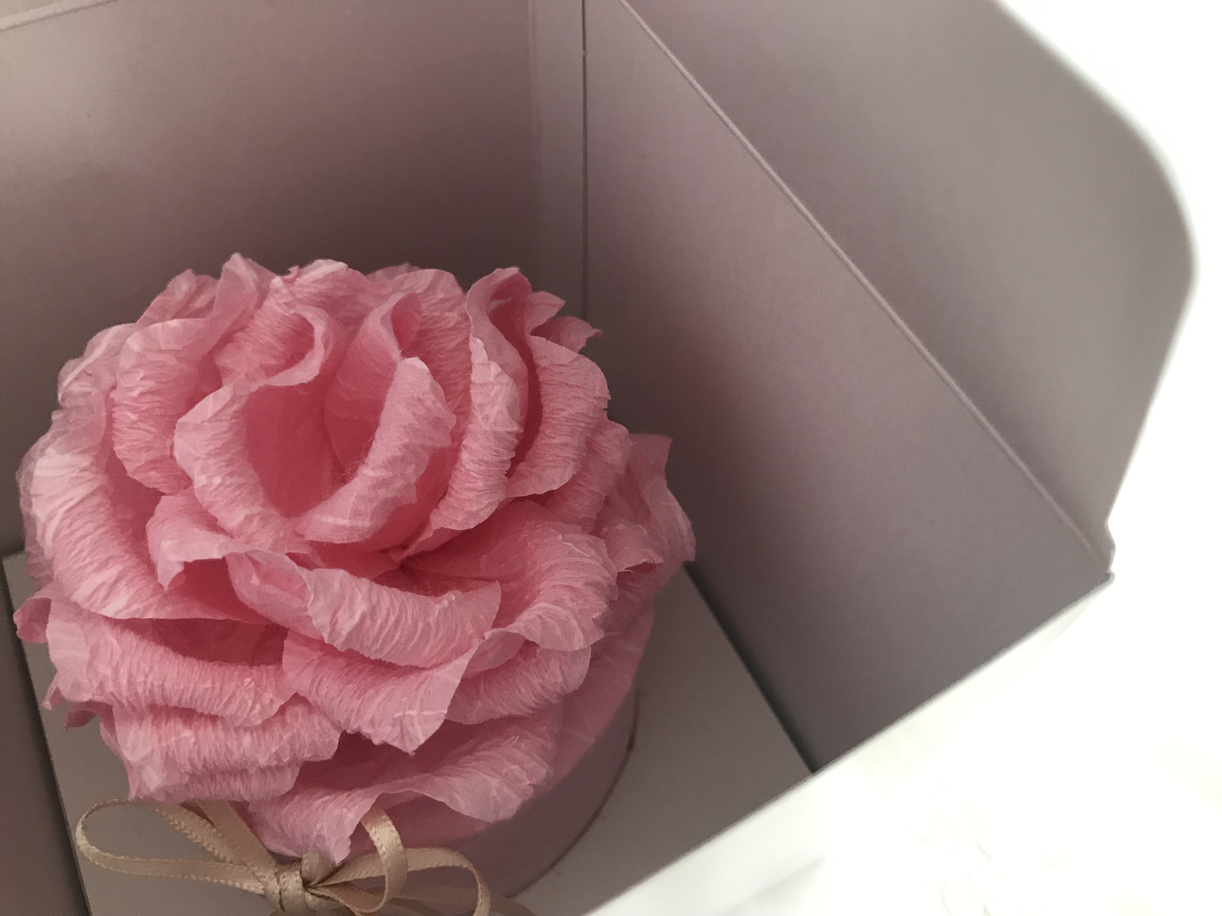 ピンク薔薇の丸ボックス Iichi ハンドメイド クラフト作品 手仕事品の通販