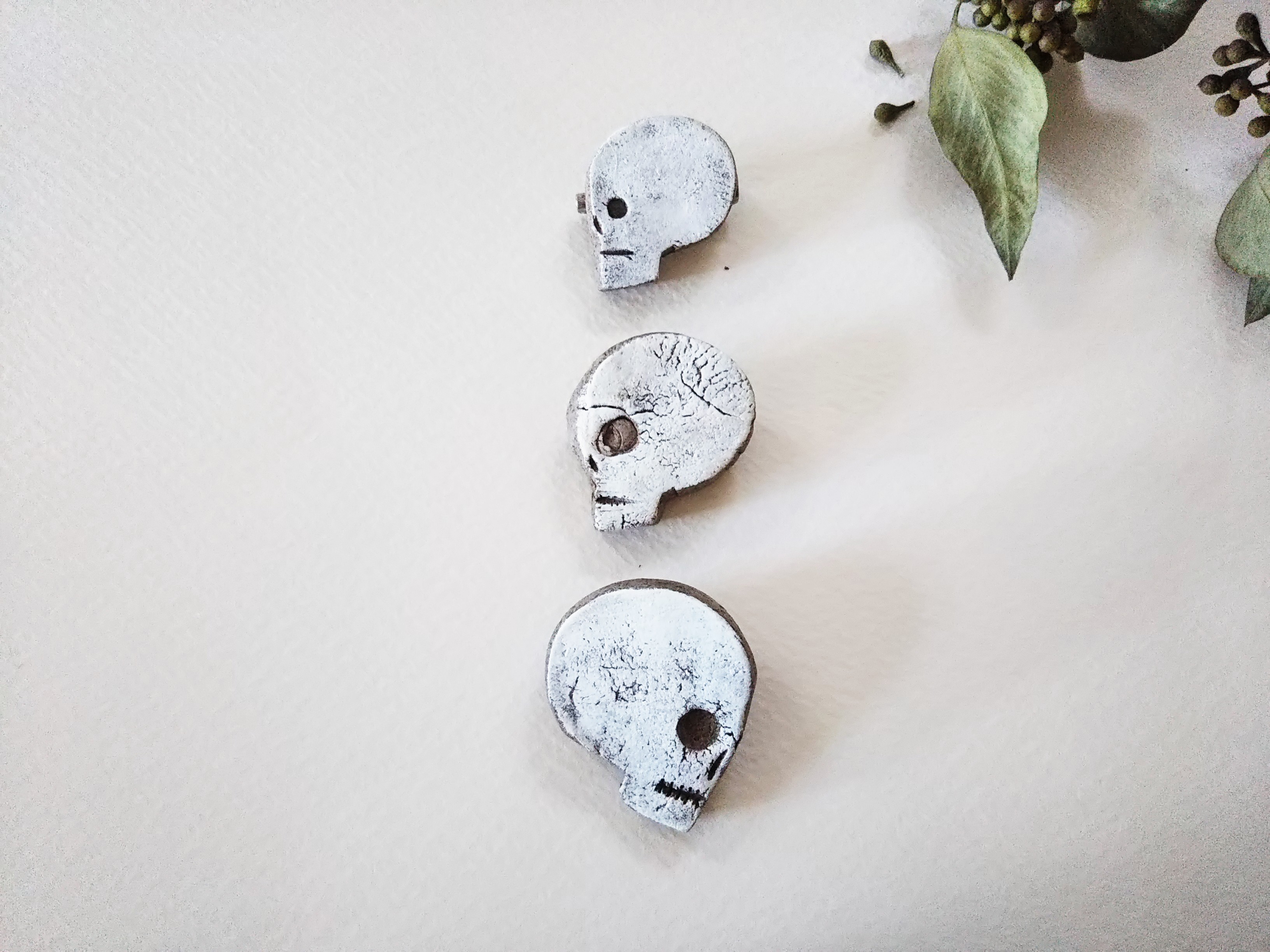 横顔ガイコツバッチ Iichi ハンドメイド クラフト作品 手仕事品の通販