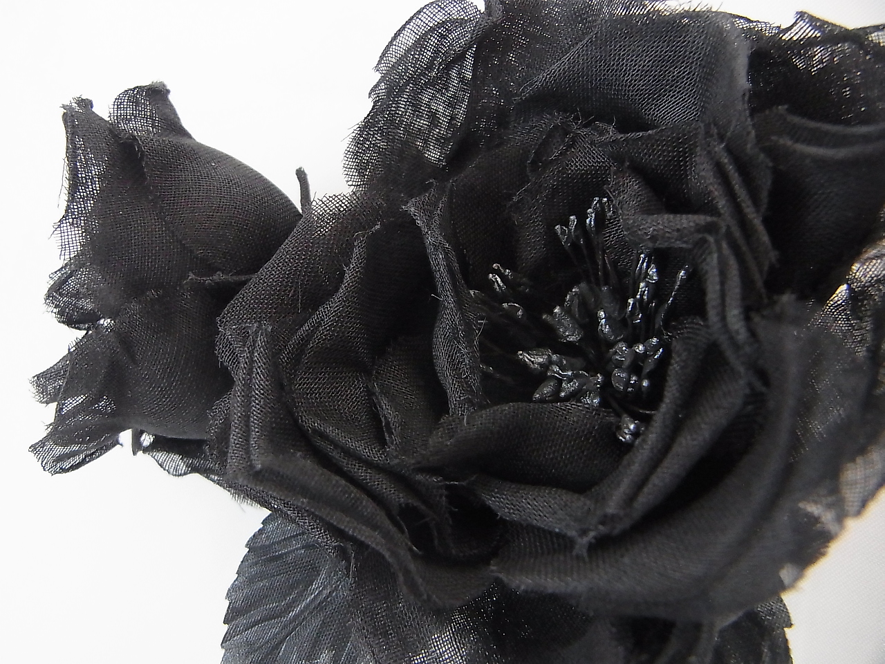 綿オーガンジーの黒いバラコサージュ Iichi ハンドメイド クラフト作品 手仕事品の通販
