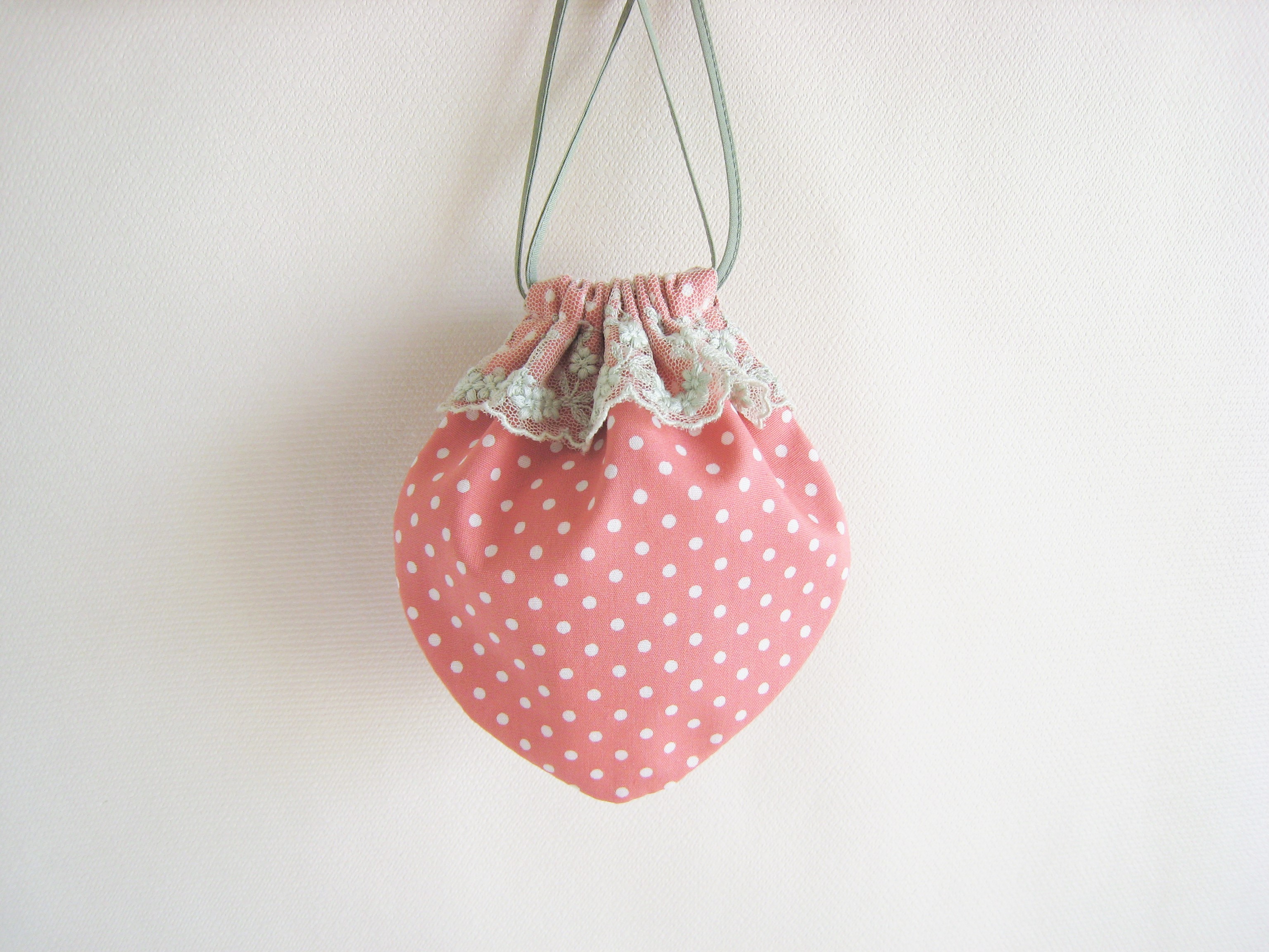 可愛いイチゴのミニ巾着 ピンク Iichi ハンドメイド クラフト作品 手仕事品の通販