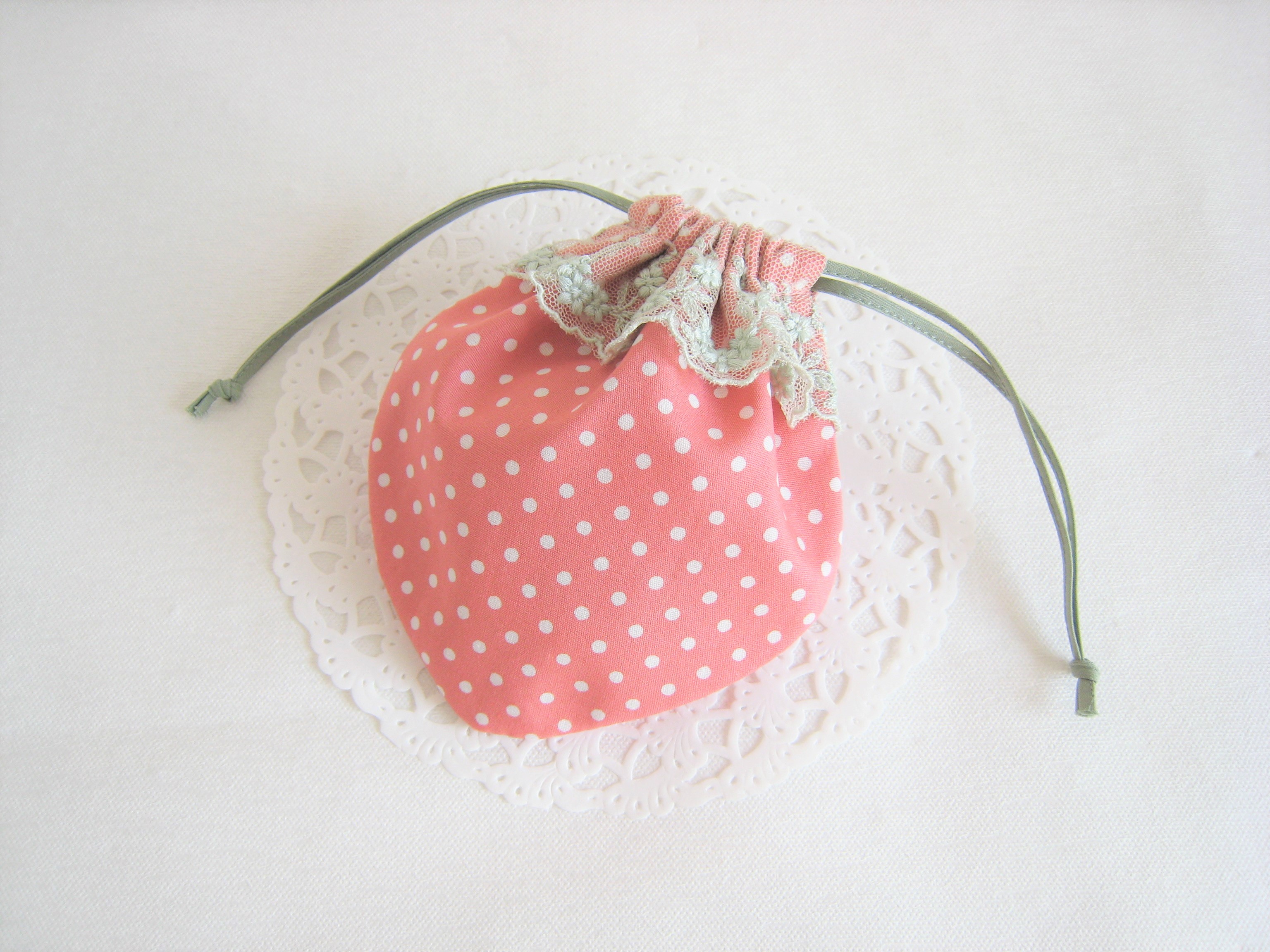 可愛いイチゴのミニ巾着（ピンク） | iichi ハンドメイド・クラフト 