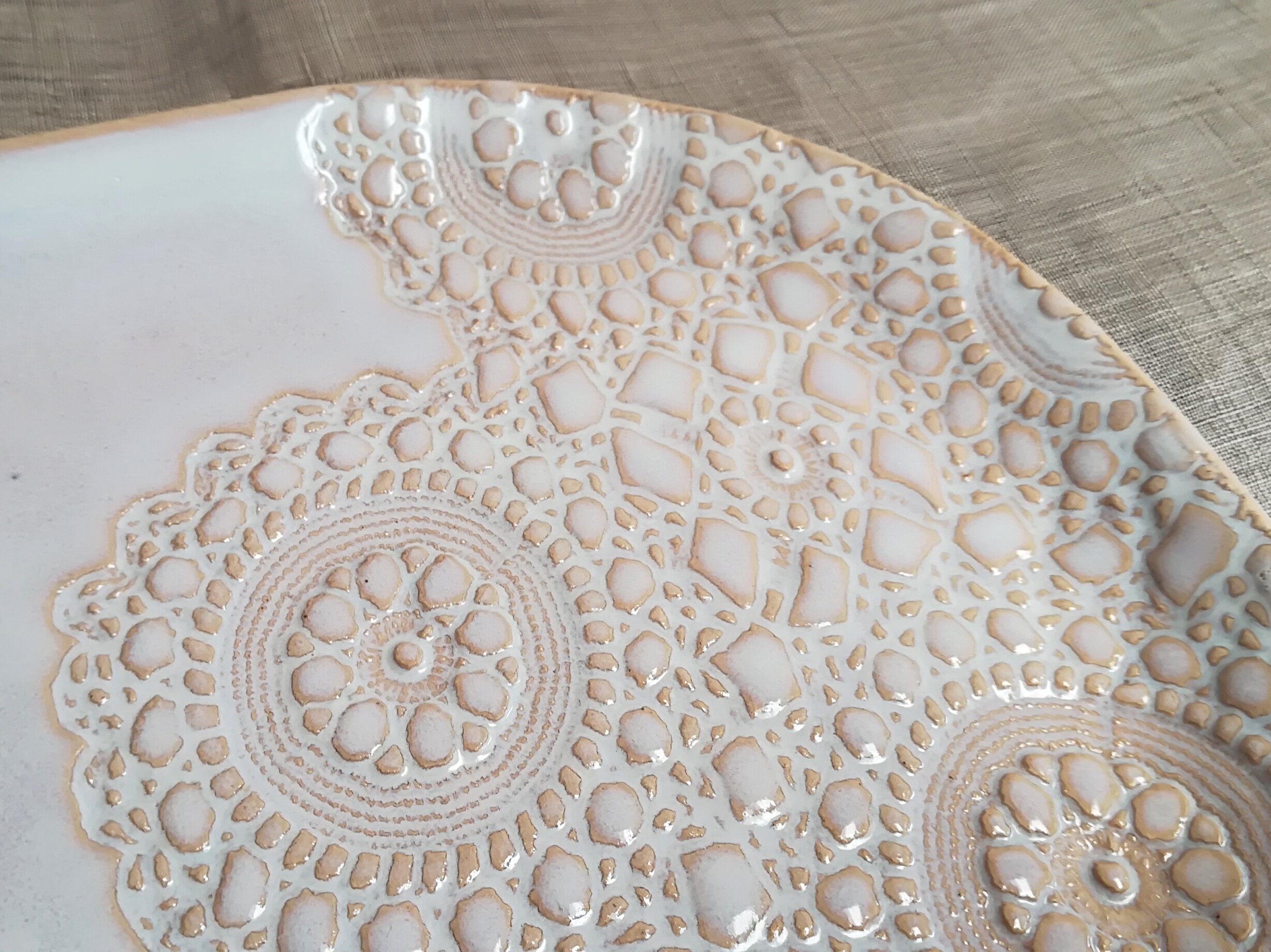 レース模様の中皿 楕円皿オフホワイト Iichi ハンドメイド クラフト作品 手仕事品の通販