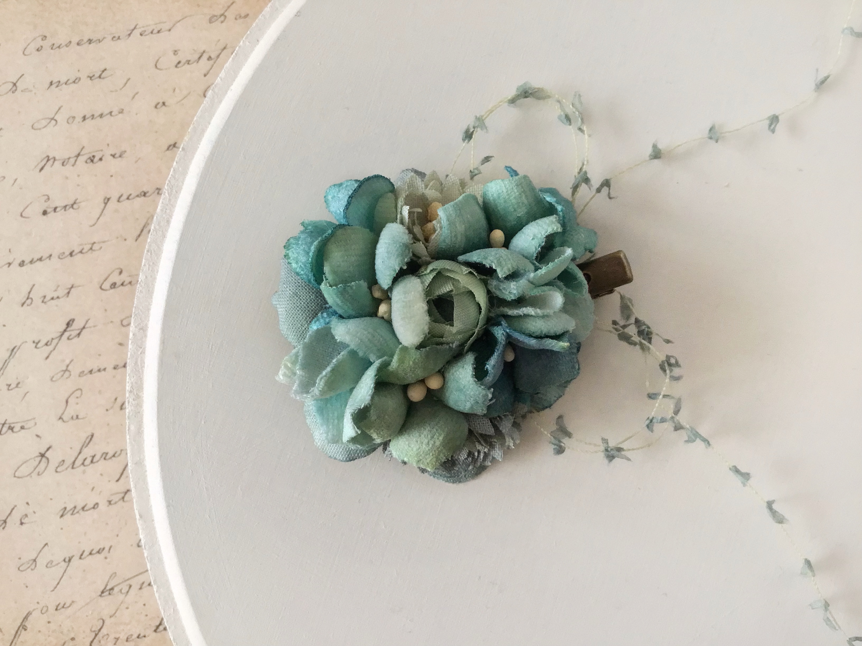 染め花のミニクリップ アッシュなミントグリーン Iichi ハンドメイド クラフト作品 手仕事品の通販