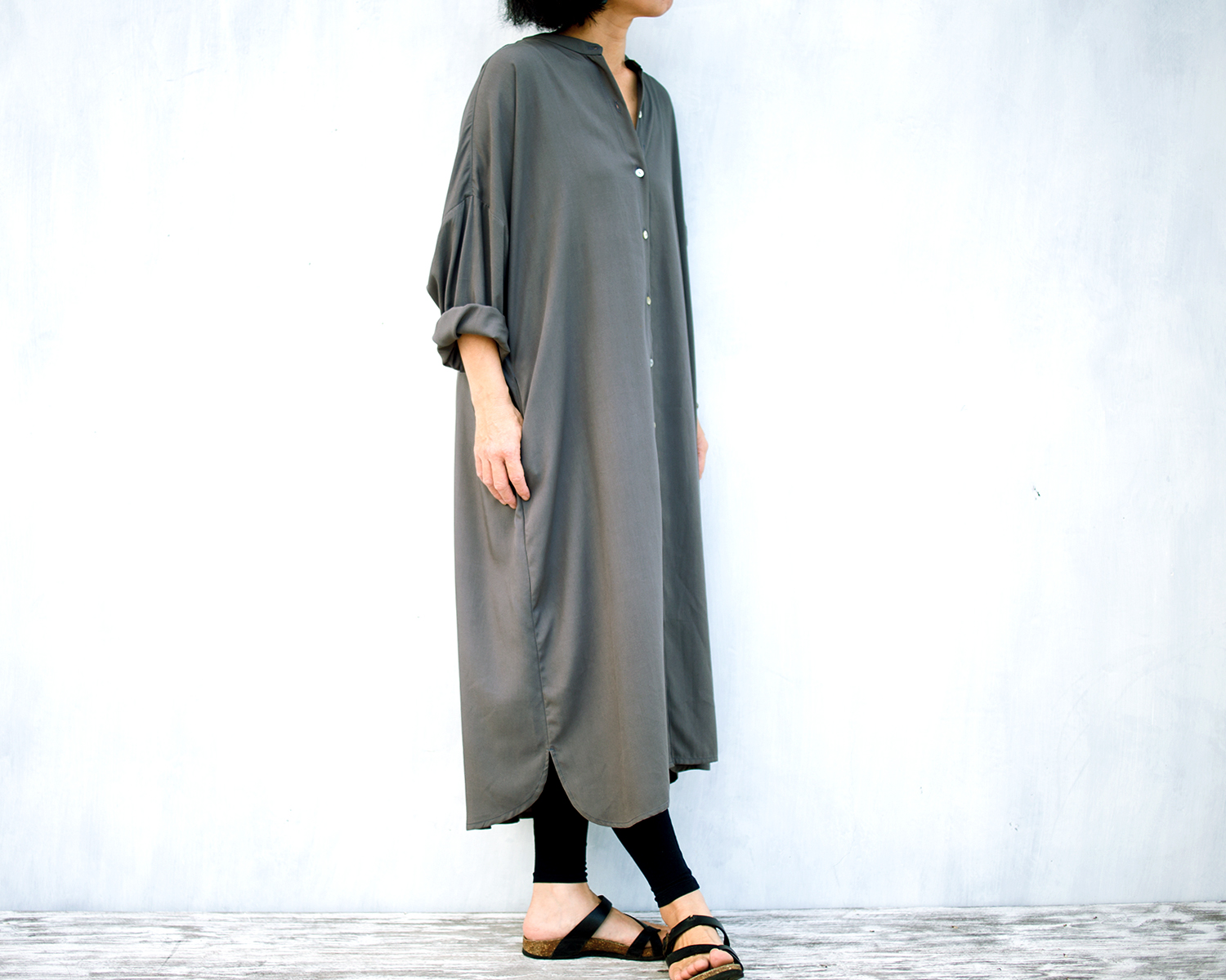 レーヨンスタンドカラーシャツワンピース グレー Iichi ハンドメイド クラフト作品 手仕事品の通販