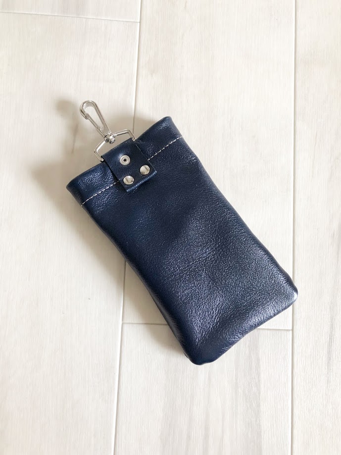 大人ネイビー スマホ ベルト ポーチ 本革 レザー ダーク ネイビー Iichi ハンドメイド クラフト作品 手仕事品の通販 大人ネイビー スマホ ベルト ポーチ 本革 レザー ダーク ネイビー Iichi ハンドメイド クラフト作品 手仕事品の通販