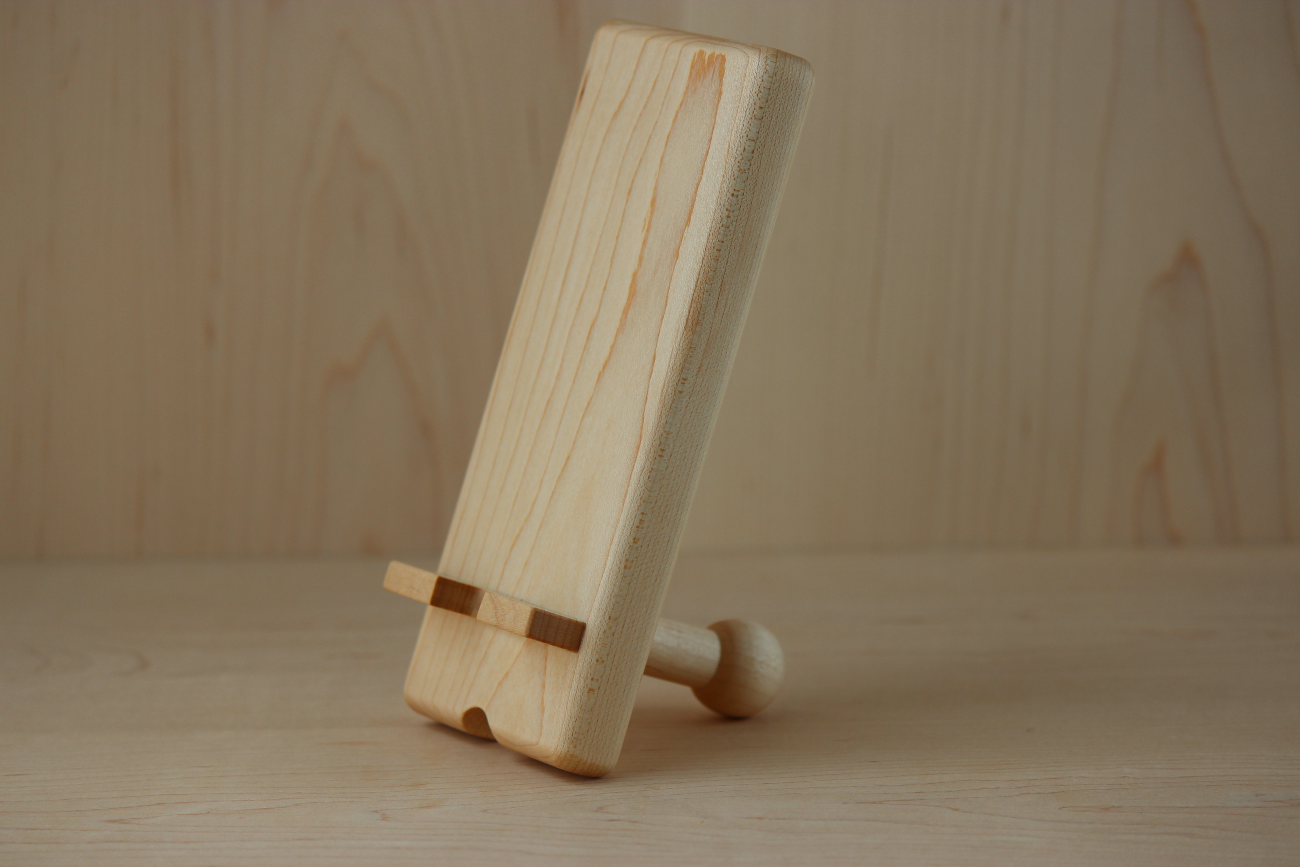 木製スマホスタンド1 メープル Iichi ハンドメイド クラフト作品 手仕事品の通販