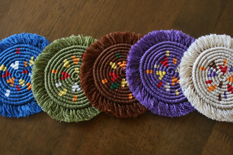 漂白剤が使えるマクラメ編み ハートもあるよ コースター ５種類の色で Iichi ハンドメイド クラフト作品 手仕事品の通販