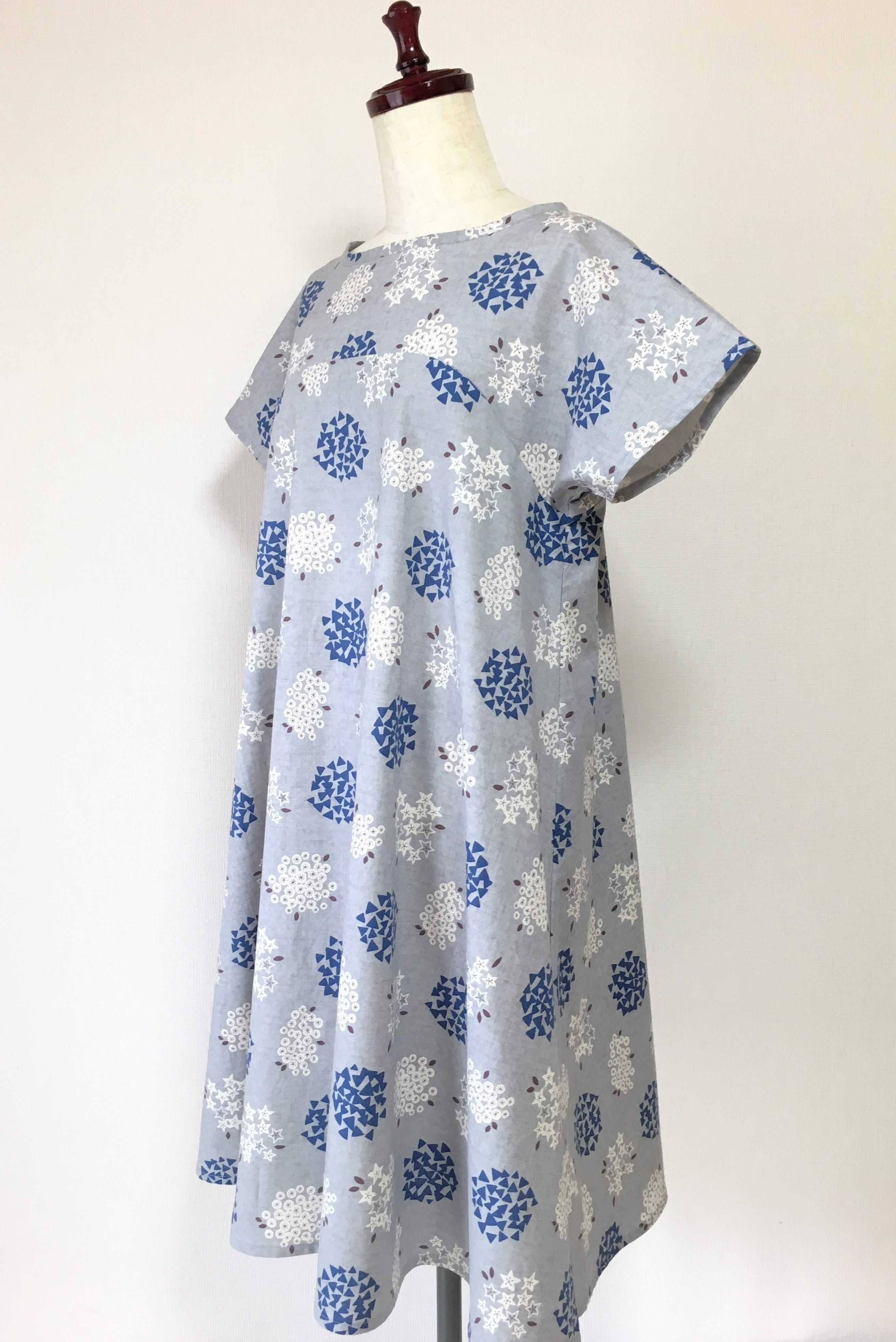 あじさい柄 半袖のシンプルフレアワンピース コットンリネン Iichi ハンドメイド クラフト作品 手仕事品の通販