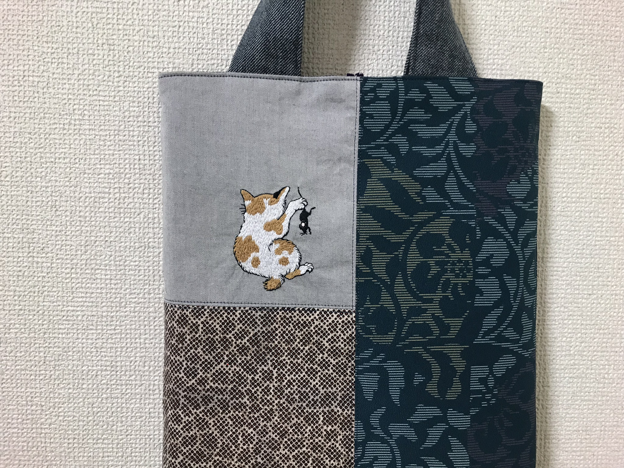 浮世絵刺繍バッグ 河鍋暁斎 月夜に鼠を捕らえた猫 Iichi ハンドメイド クラフト作品 手仕事品の通販