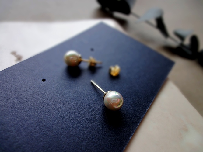 上品オーラのパールの耳飾り ピアス ミドルサイズ Iichi ハンドメイド クラフト作品 手仕事品の通販