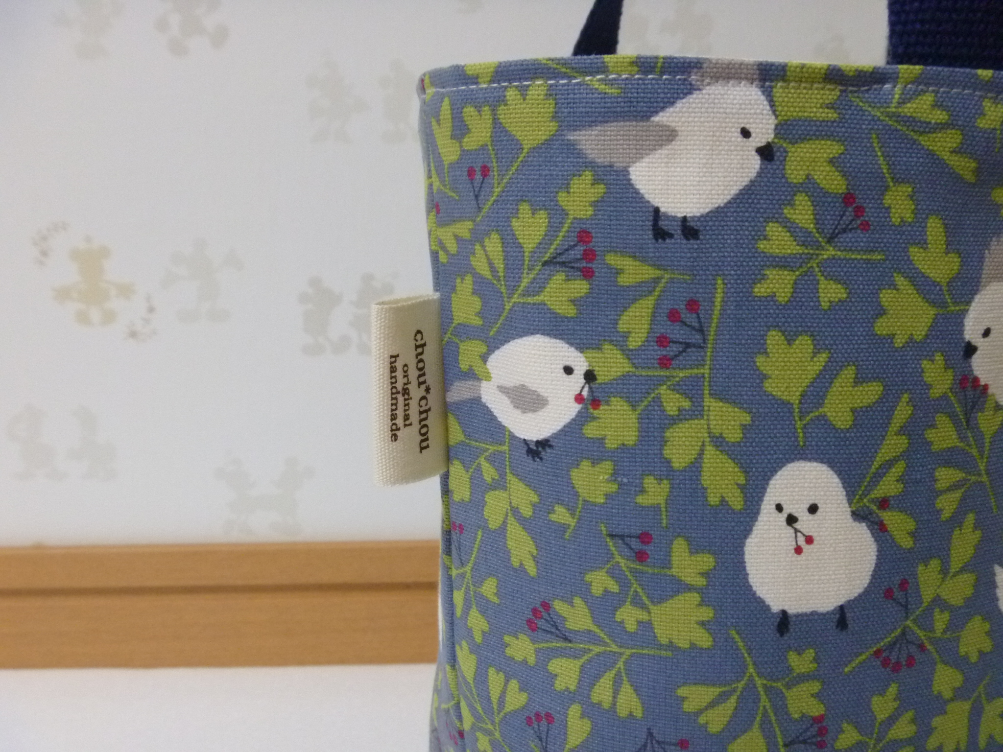77.大人可愛いシマエナガ柄 ランチバッグ お散歩バッグ 再販 | iichi ハンドメイド・クラフト作品・手仕事品の通販
