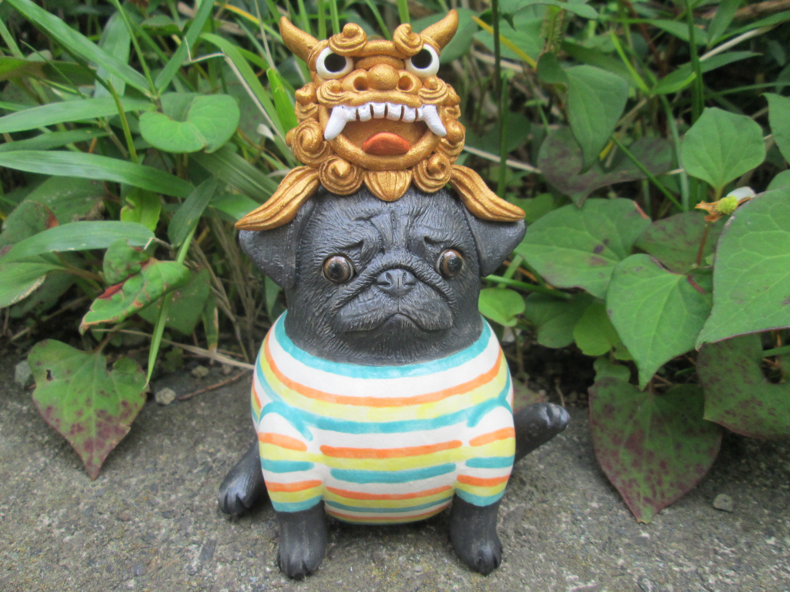 シーサー被ってみたよ パグ Iichi ハンドメイド クラフト作品 手仕事品の通販