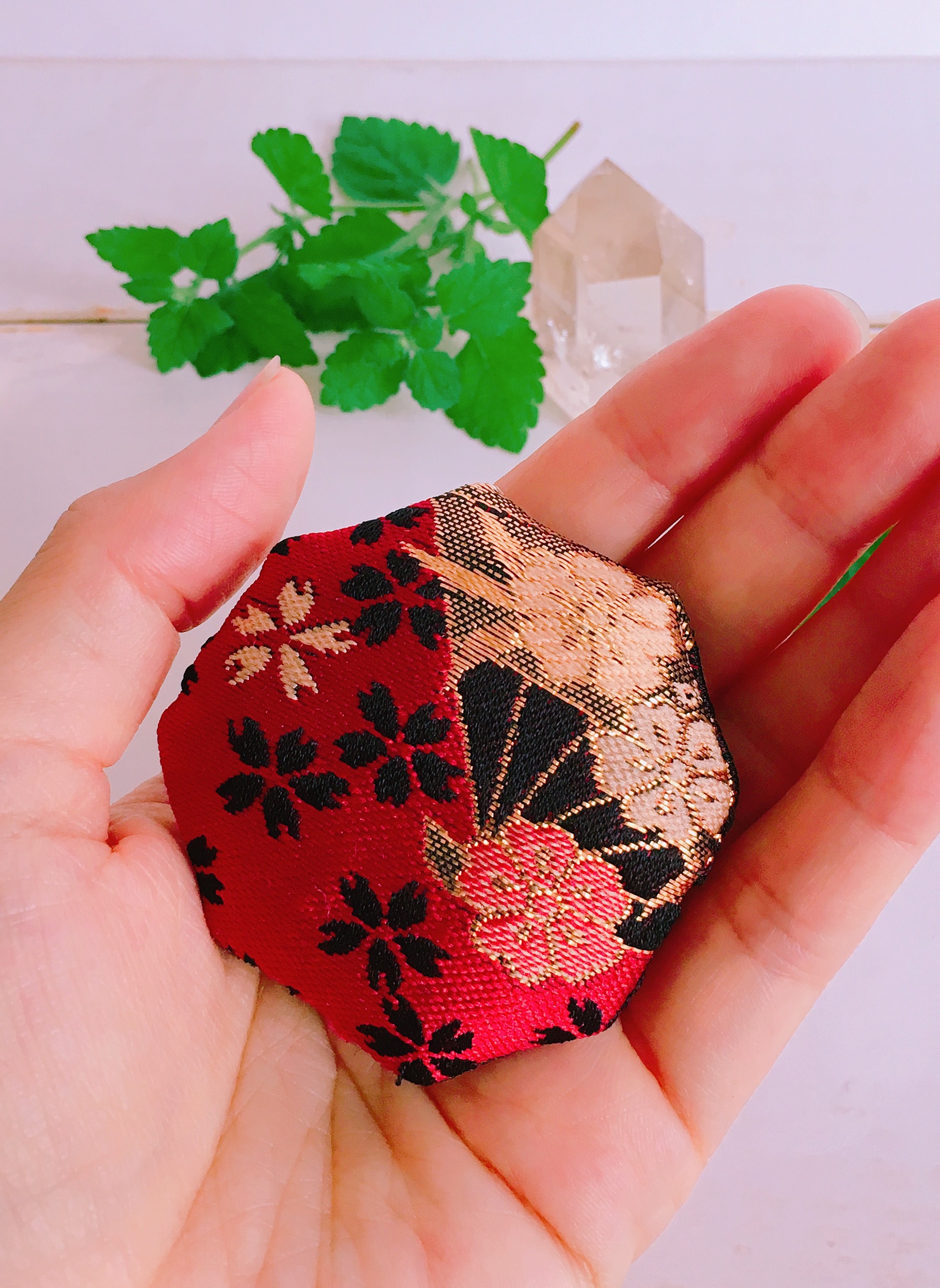 祈りの匂い袋 香りむすび 八角香 赤 扇 Iichi ハンドメイド クラフト作品 手仕事品の通販 祈りの匂い袋 香りむすび 八角香 赤 扇 Iichi ハンドメイド クラフト作品 手仕事品の通販