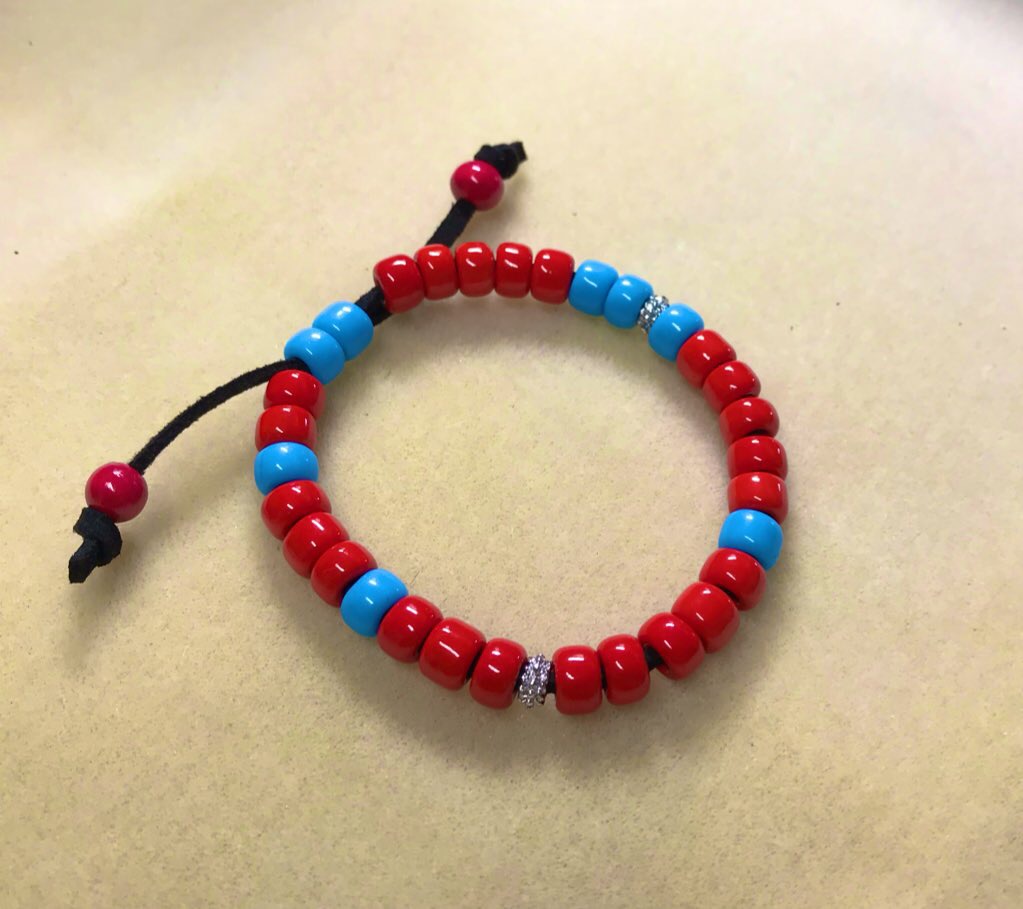 赤と青のガラスビーズのブレスレット H | iichi ハンドメイド 