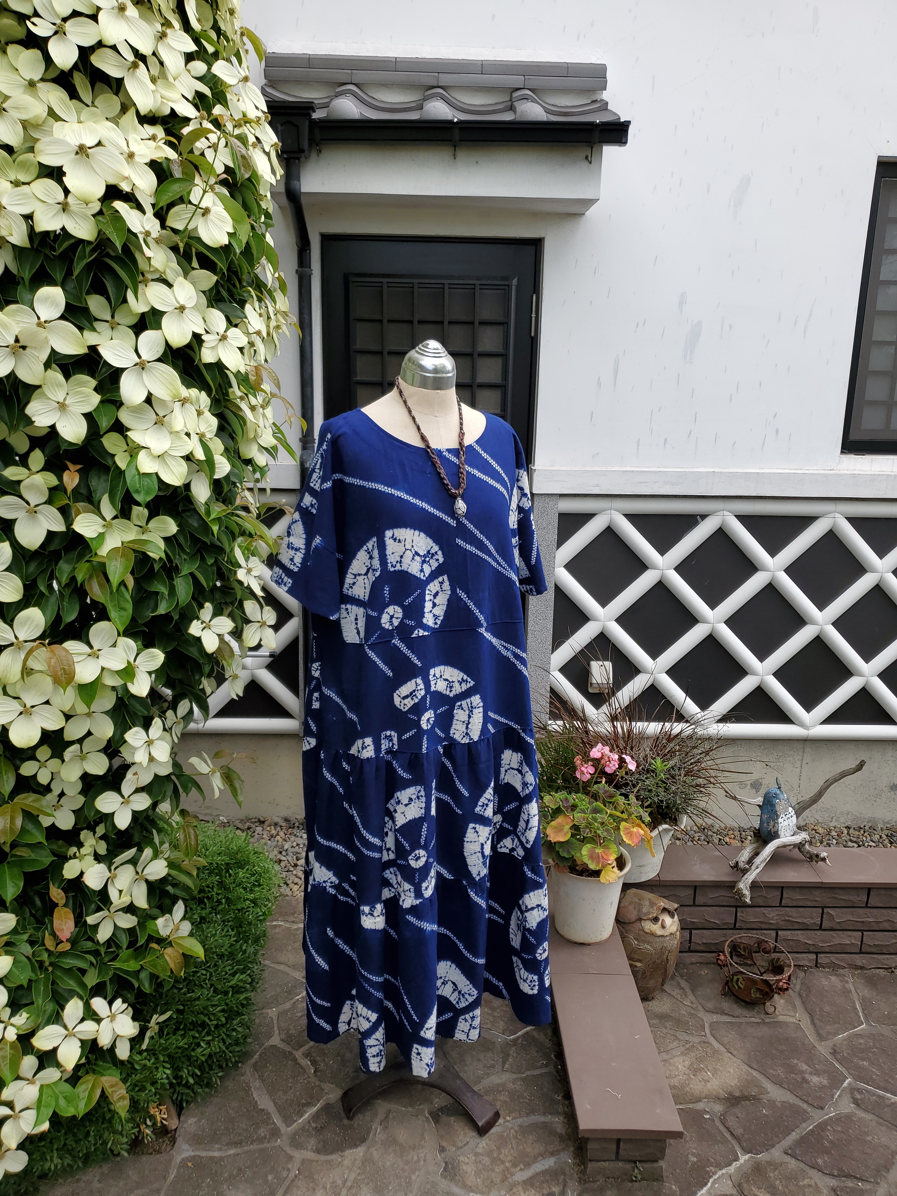 浴衣リメイク　有松絞りのワンピース 浴衣 リメイク 有松絞り ワンピ ハンドメイド ロング シンプル