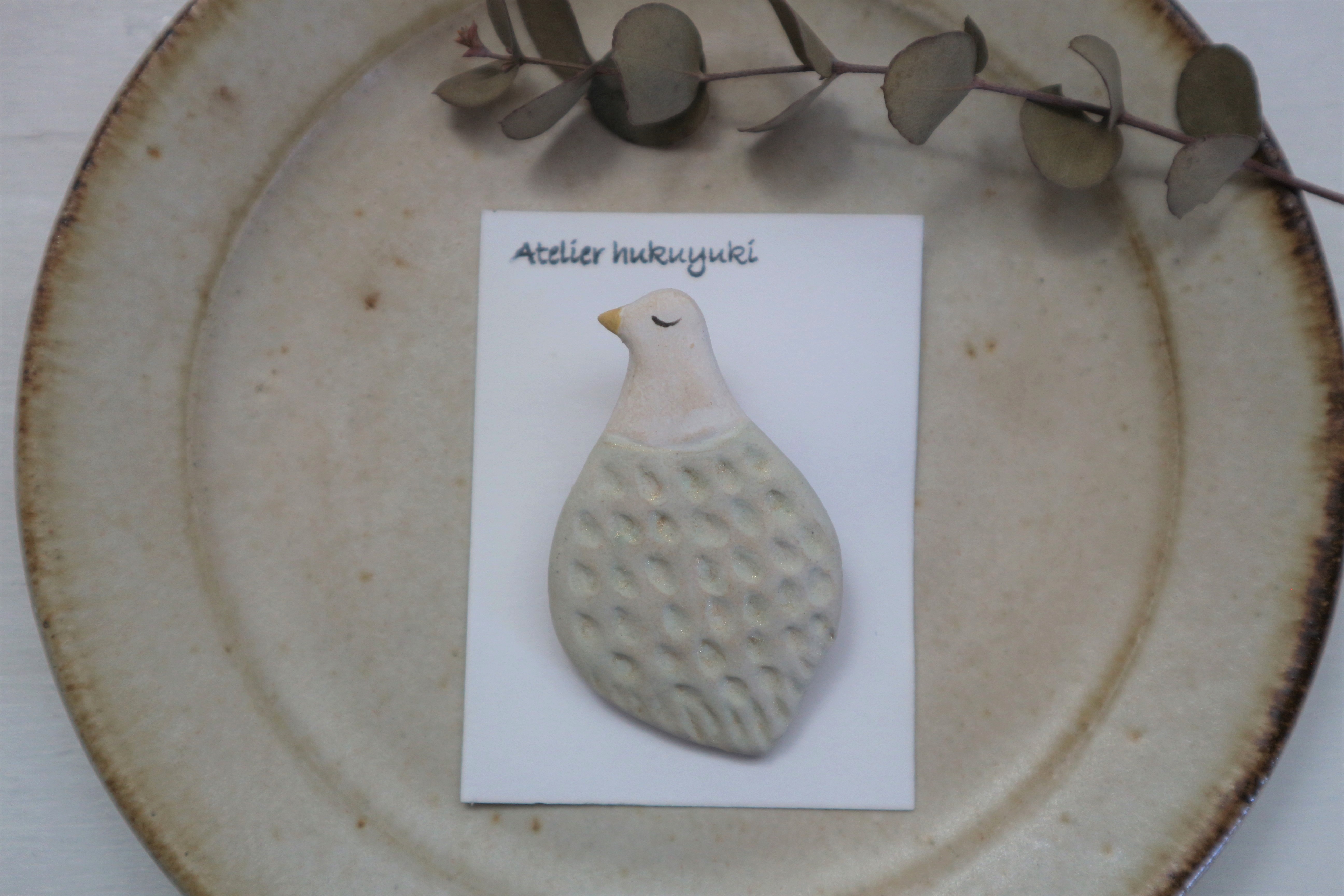 陶器で作った鳥のブローチ B 黄色 空色 ミントグリーン Iichi ハンドメイド クラフト作品 手仕事品の通販
