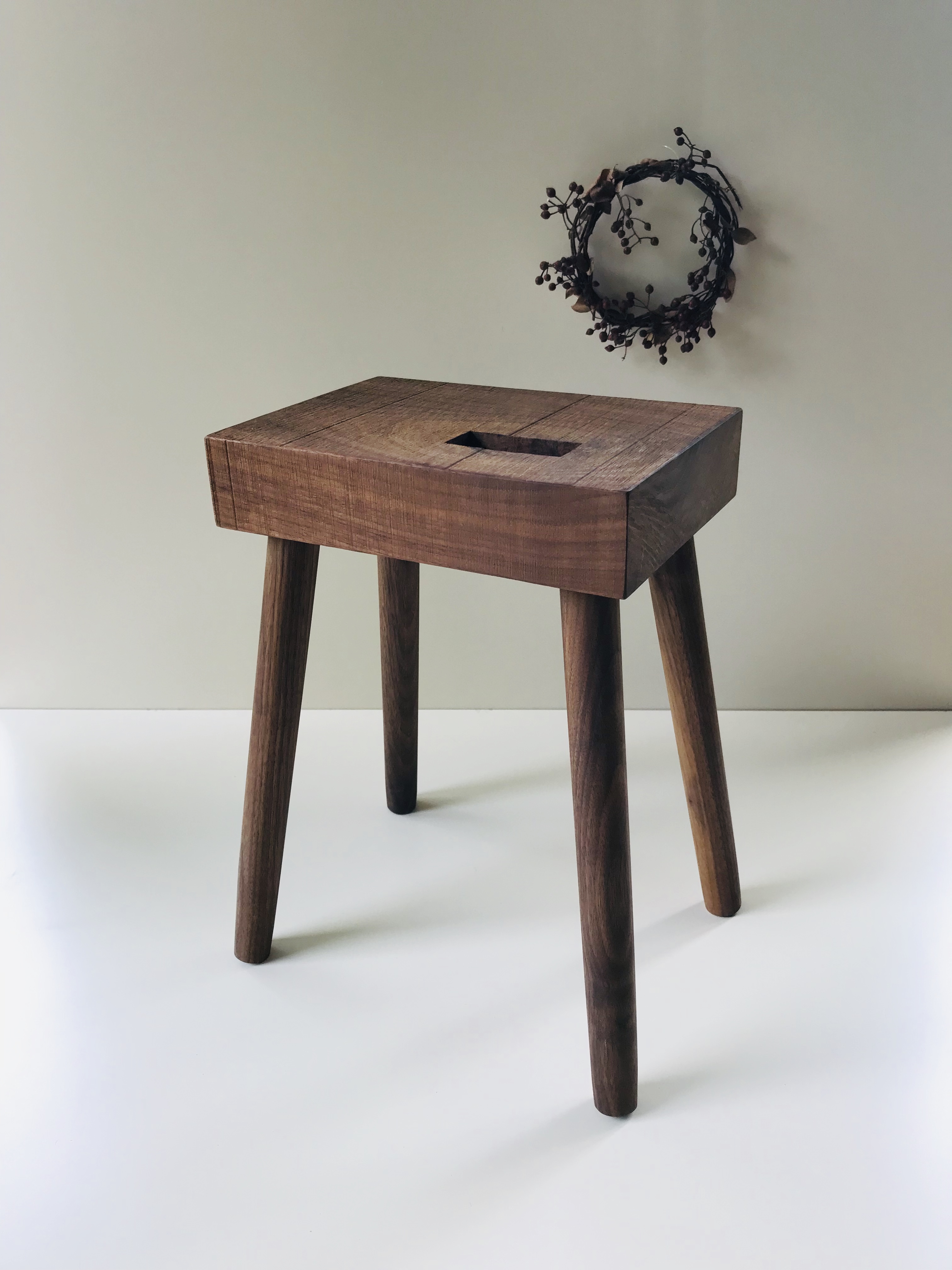 ブラックウォルナットの地下階段のスツール Iichi ハンドメイド クラフト作品 手仕事品の通販