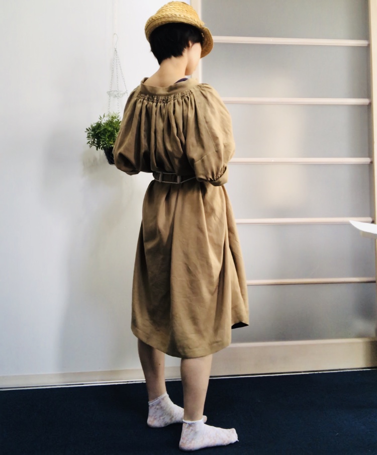 シワになりにくいリネン100 組み合わせ自由 ボリュームワンピ ベージュ 黒 Iichi ハンドメイド クラフト作品 手仕事品の通販