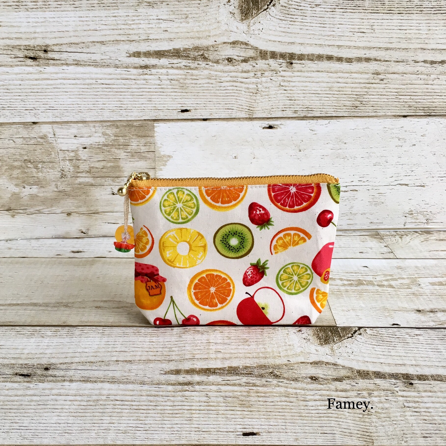 フレッシュフルーツの小さめポーチ 小物入れ Iichi ハンドメイド クラフト作品 手仕事品の通販